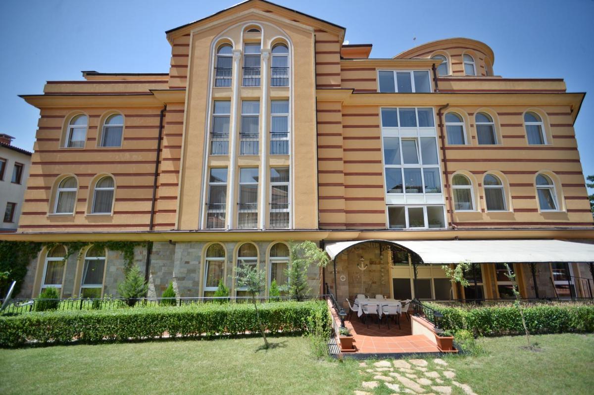 Photo 11