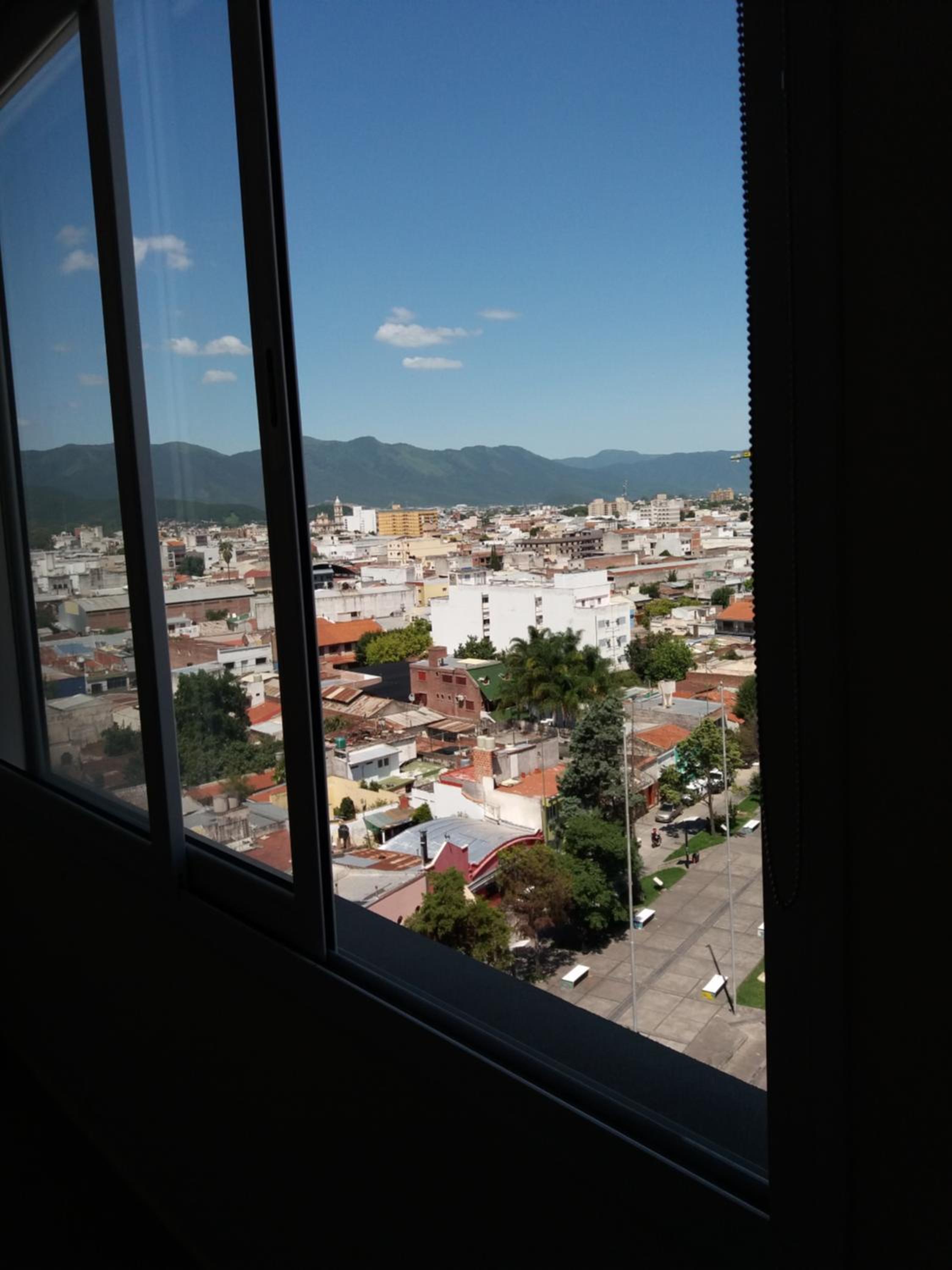 Departamento moderno centrico, vista ciudad, valle y montañas
