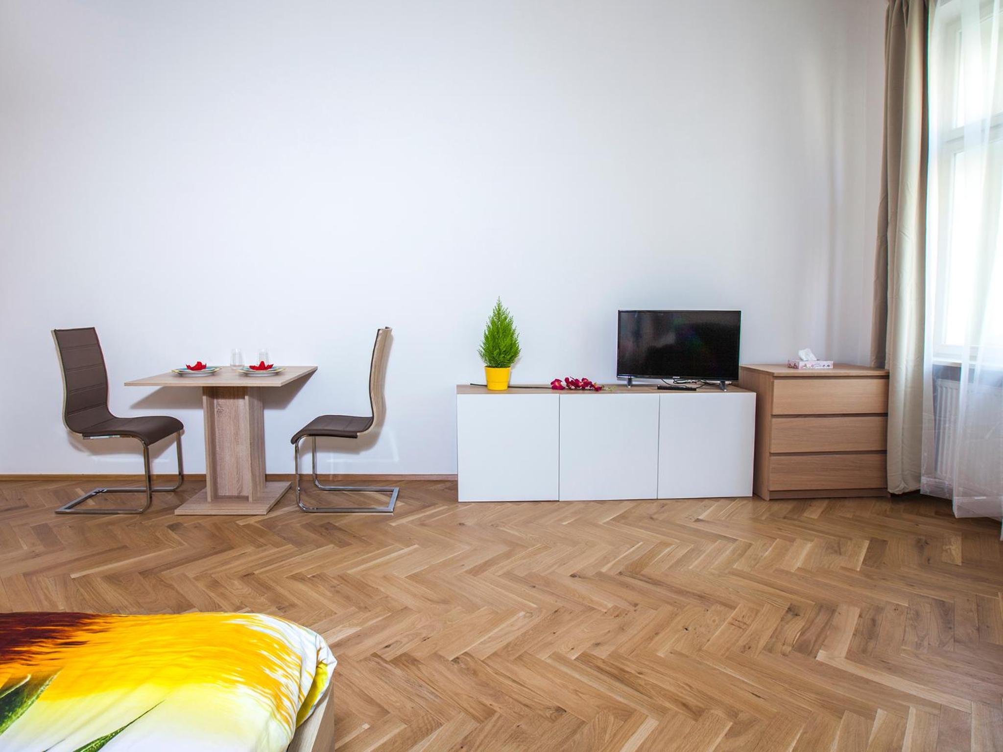 Beautiful Central Apartment Thámova