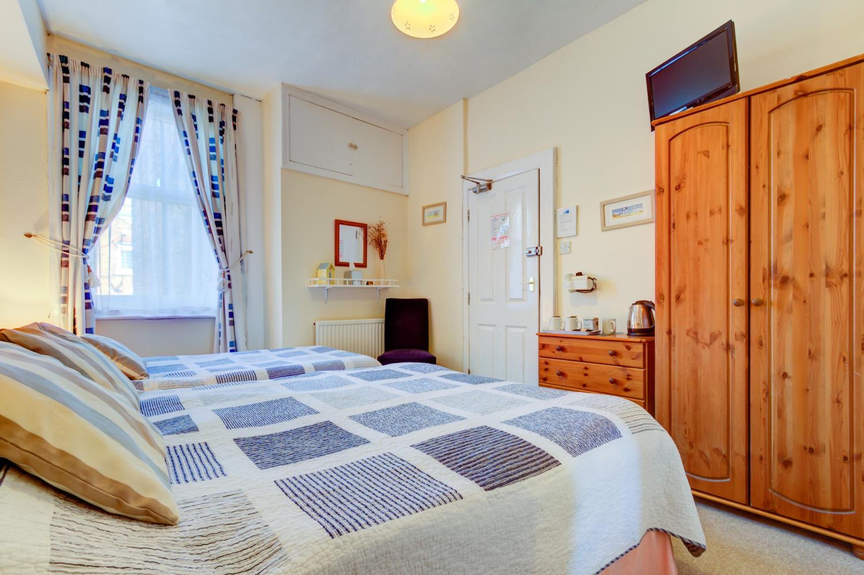 Dolphin Guesthouse