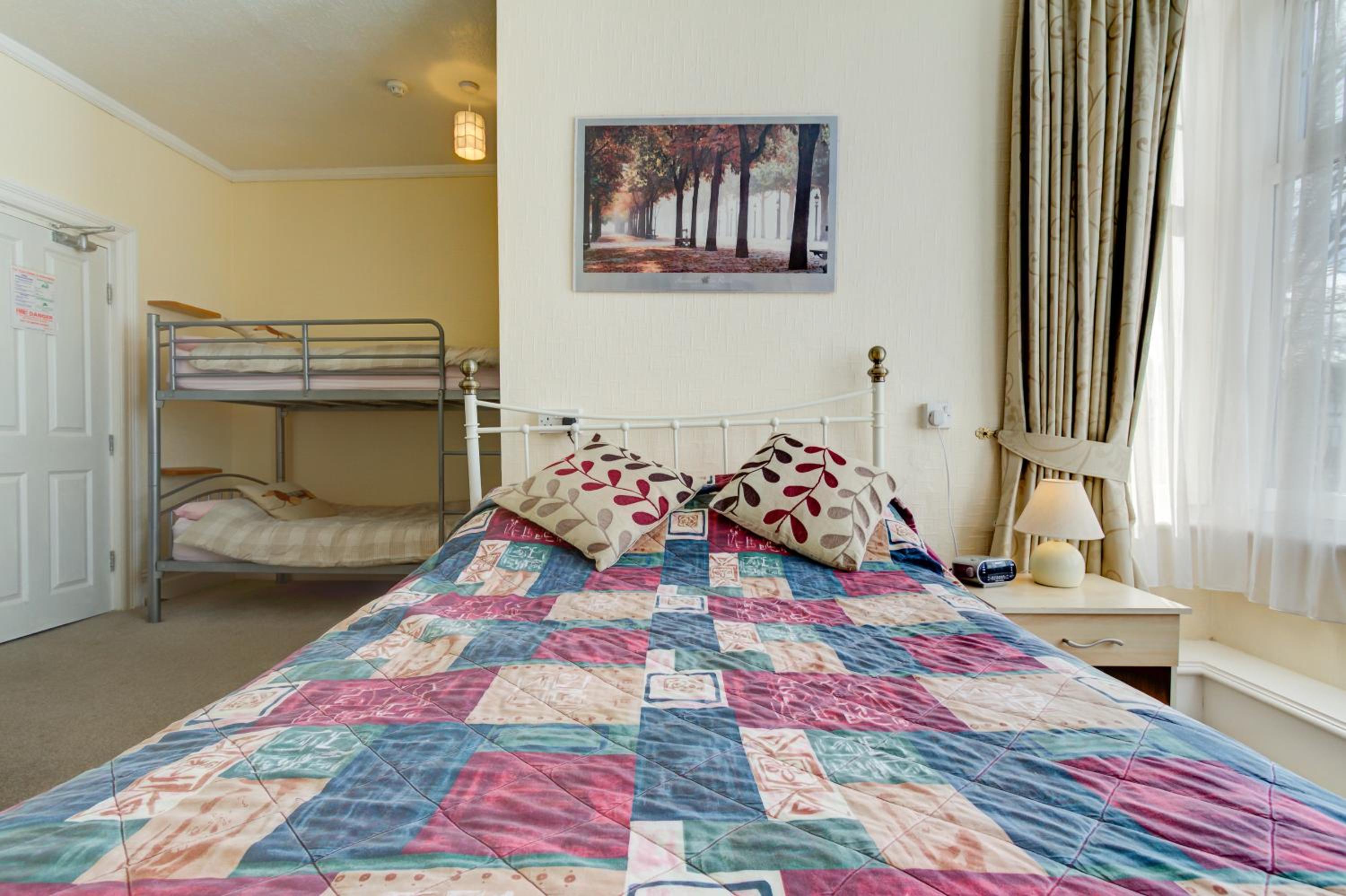 Dolphin Guesthouse