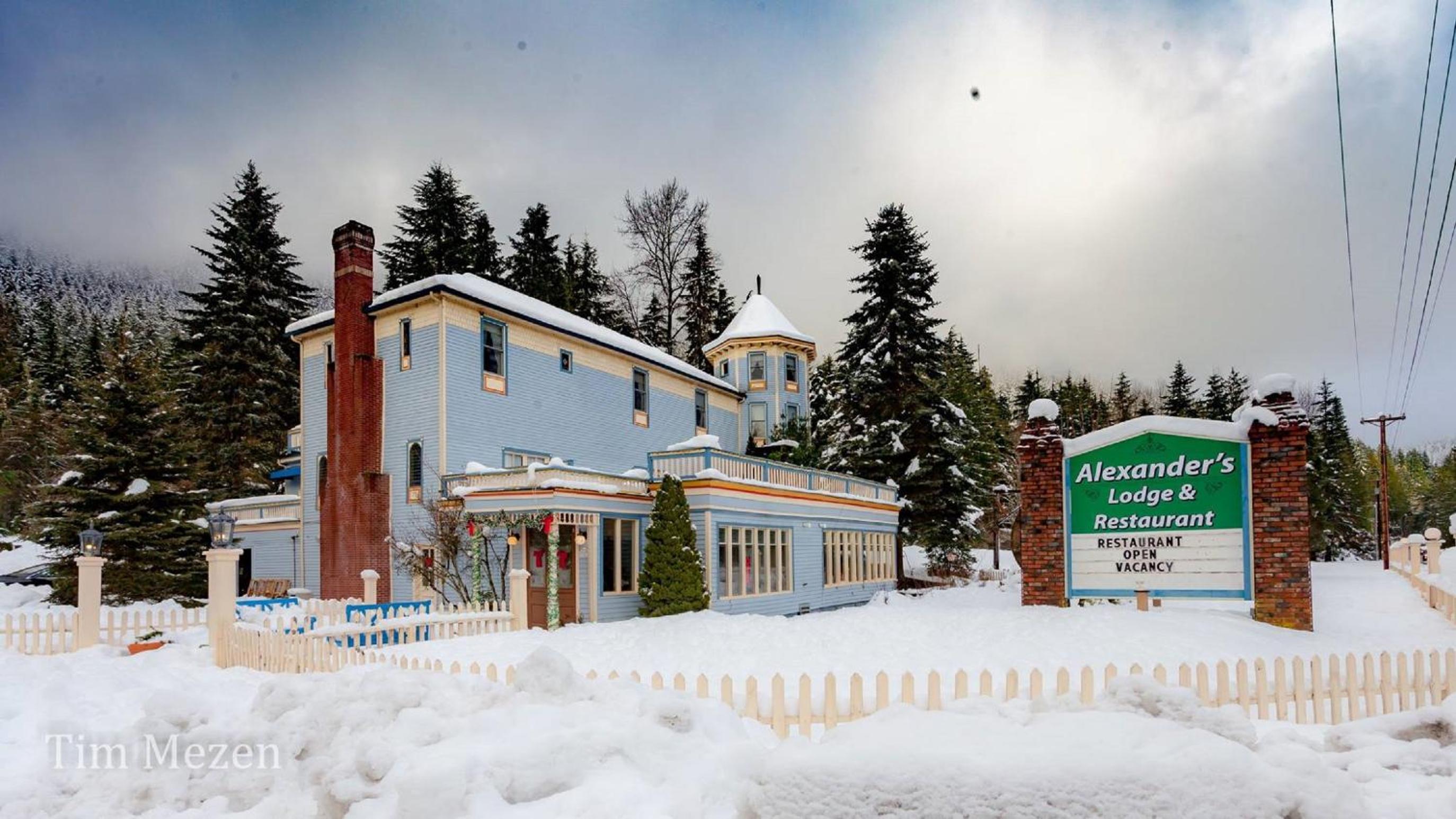 Alexander's Lodge