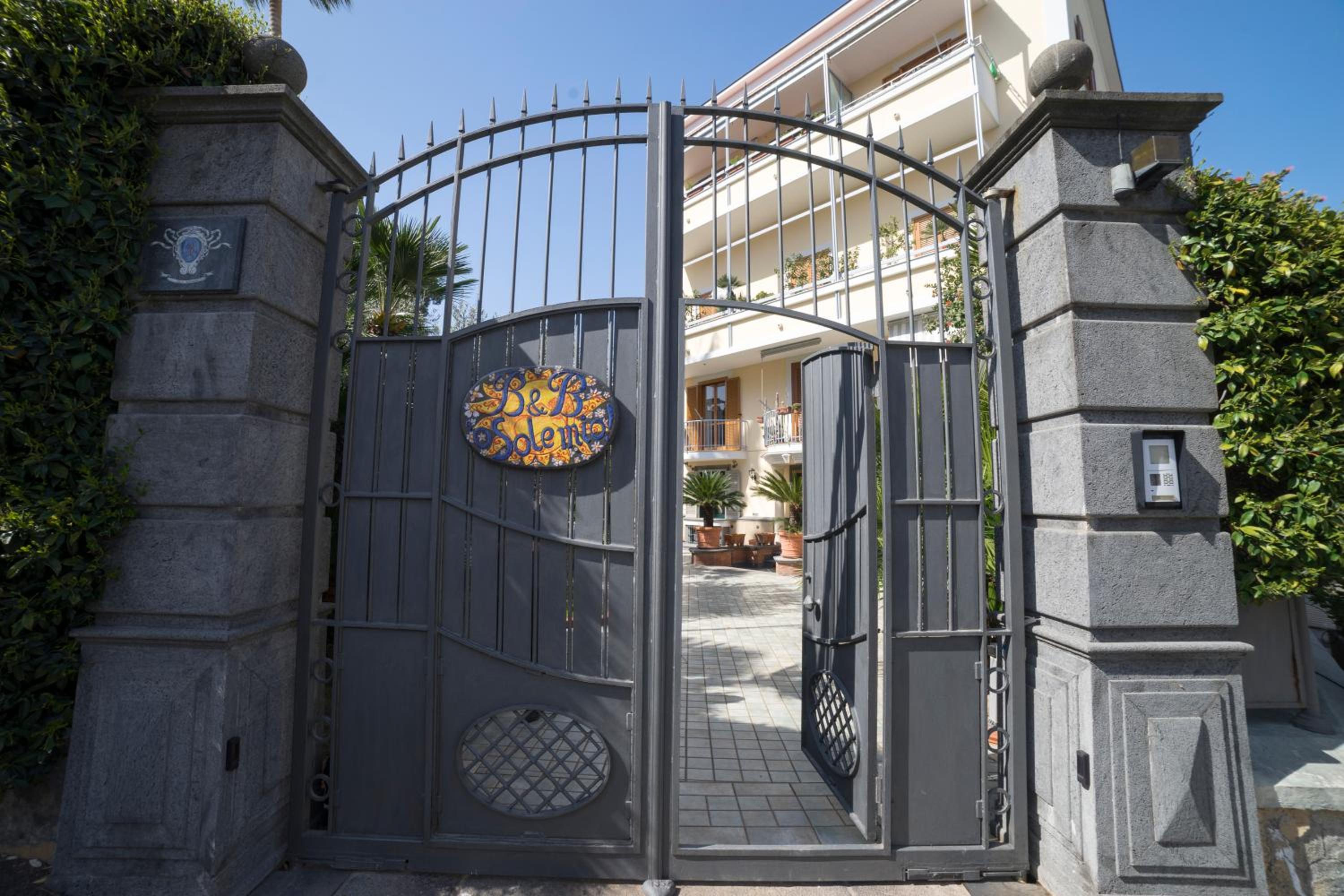 B&B 'O Sole Mio! — Naples