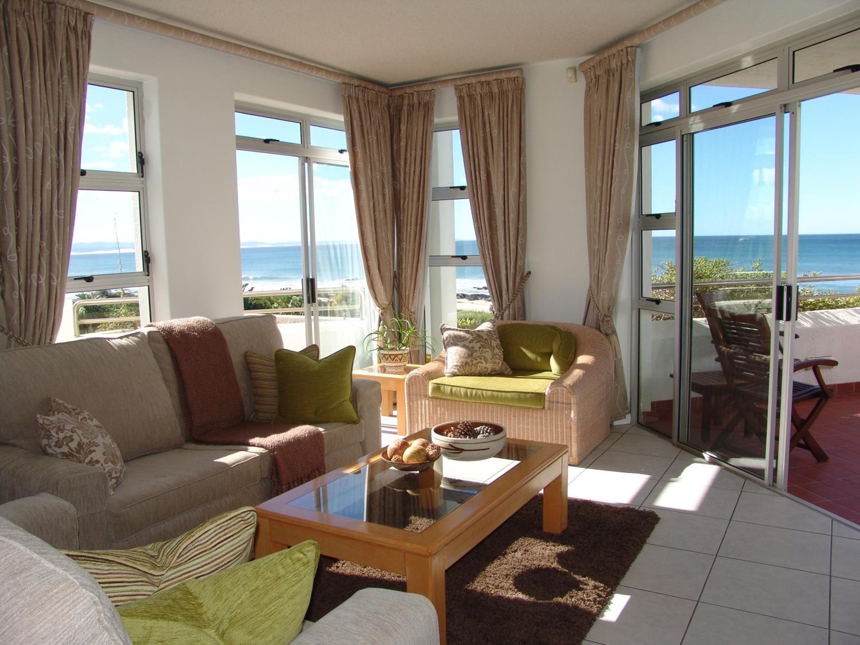 Diaz 15 House on the Bay