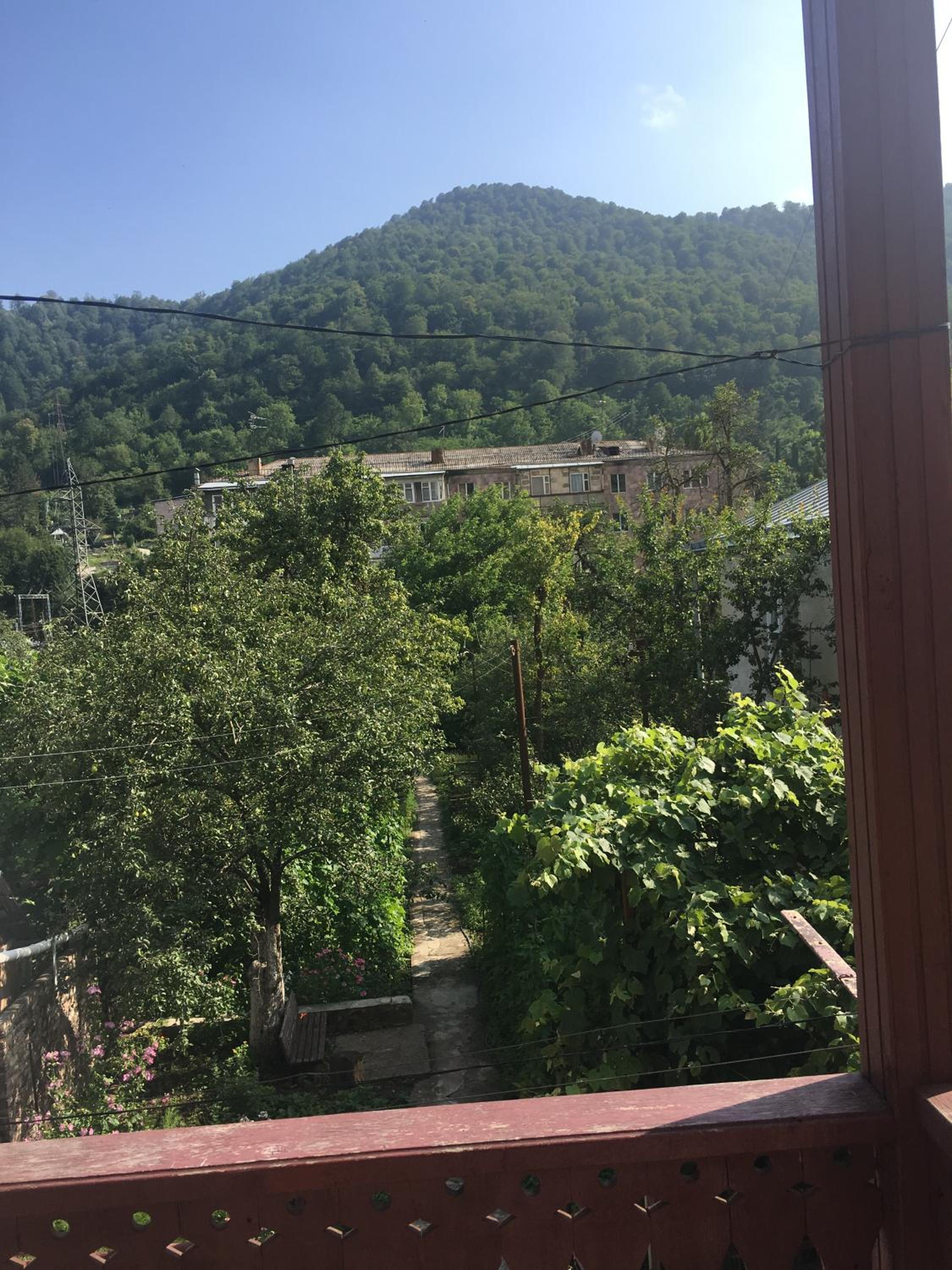 Areguni Guest House