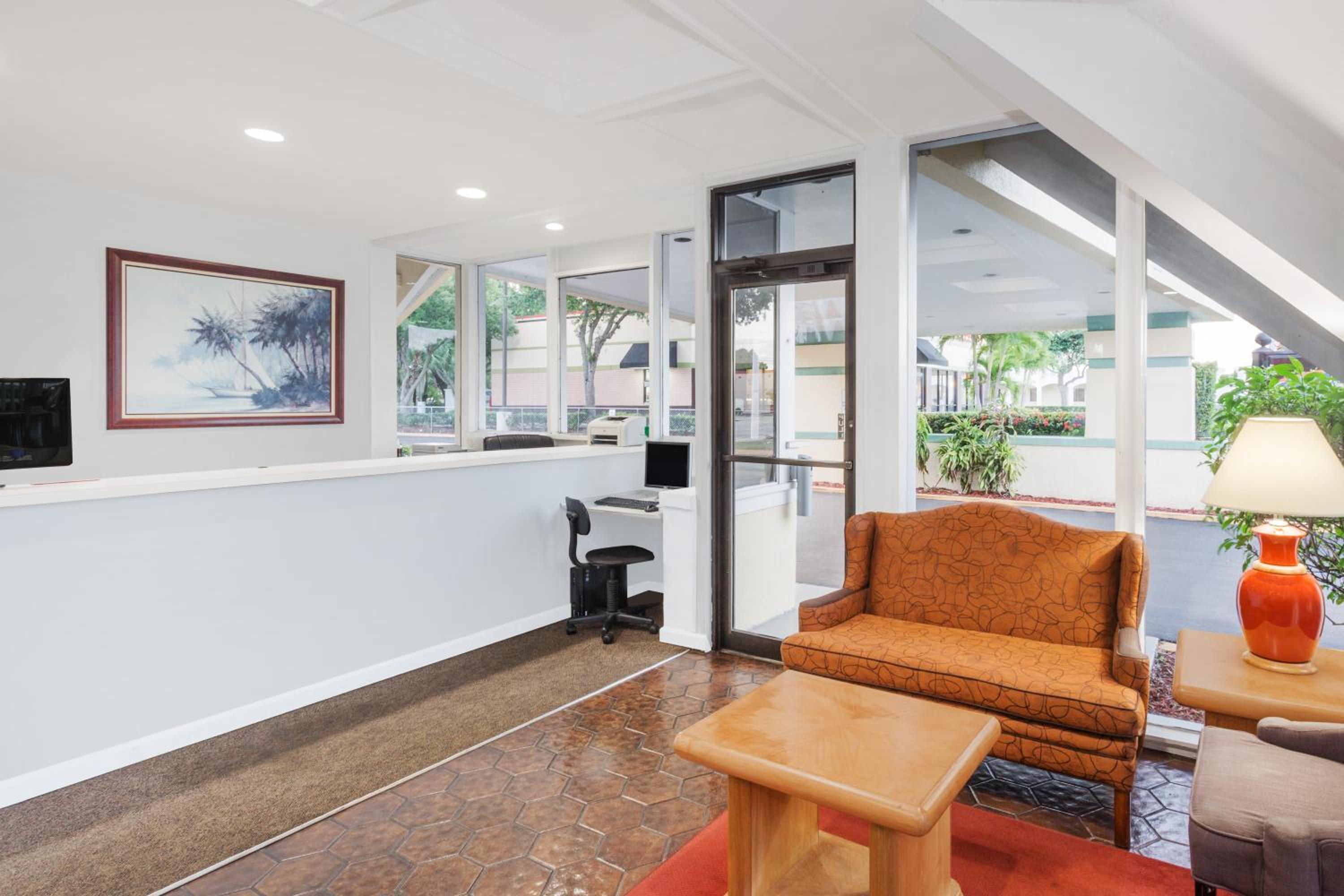 Vero Beach Vacations - Howard Johnson by Wyndham Vero Beach / Downtown - Property Image 4