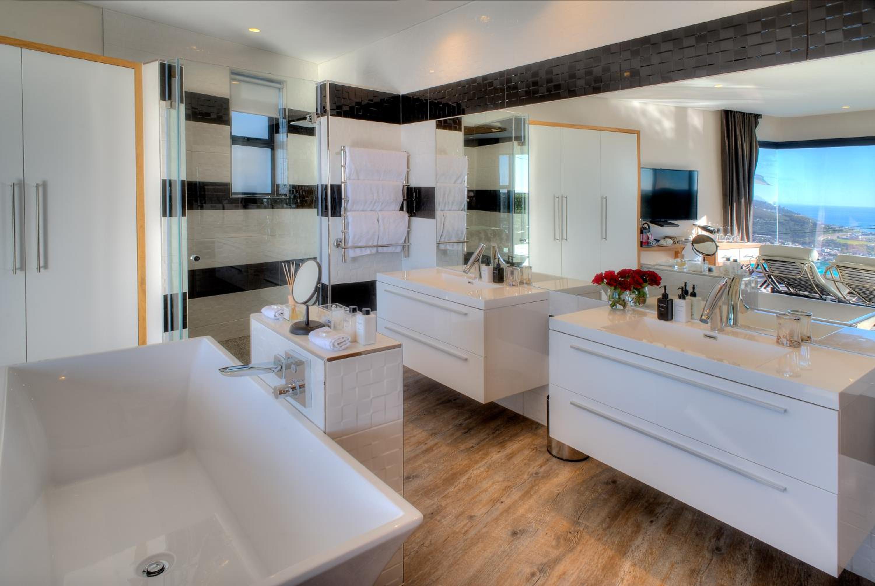 Sea Star Rocks Boutique Hotel