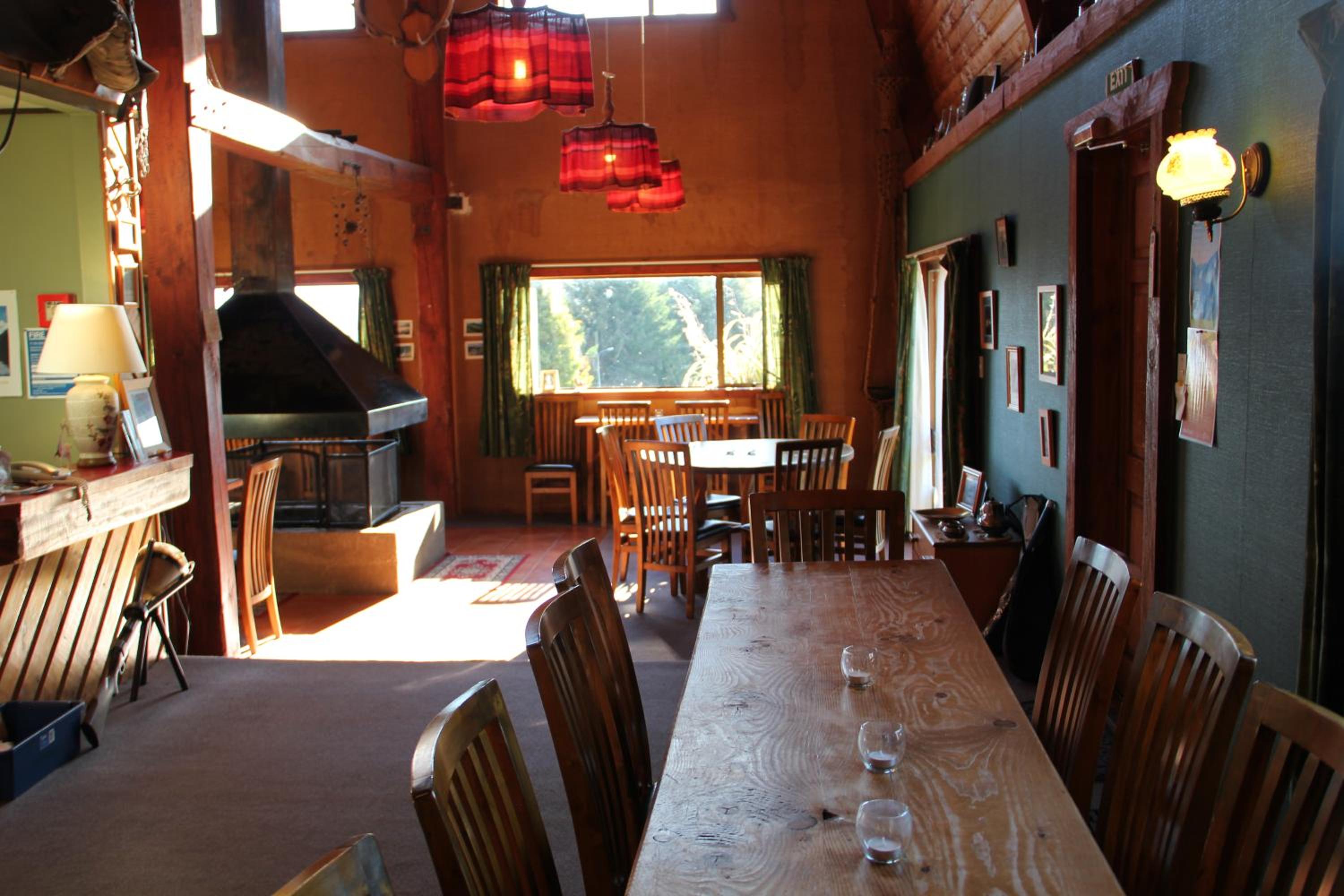 Barnyard Backpackers Te Anau view 3