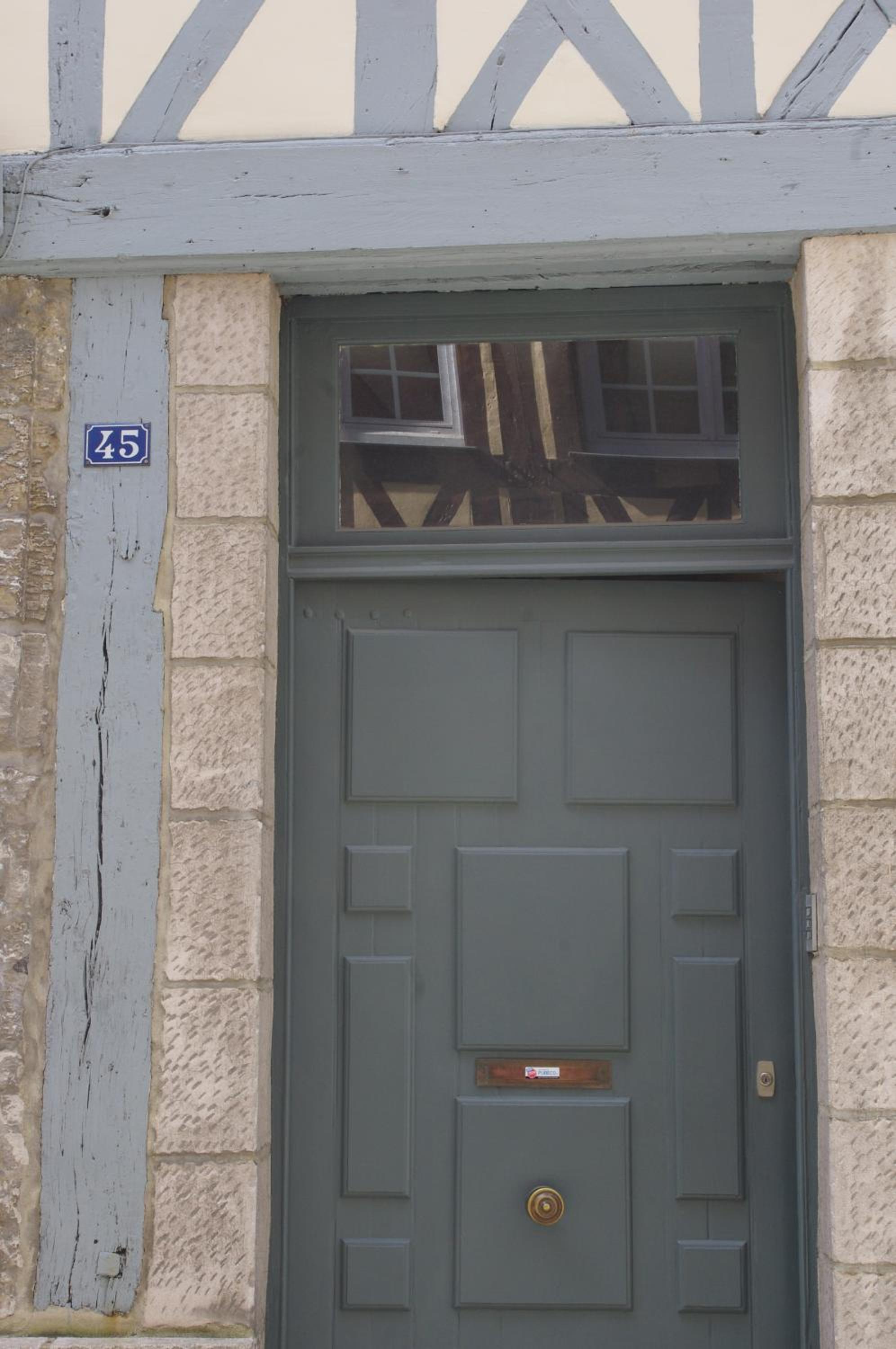 Une Chambre Dans L'atelier De R view 3
