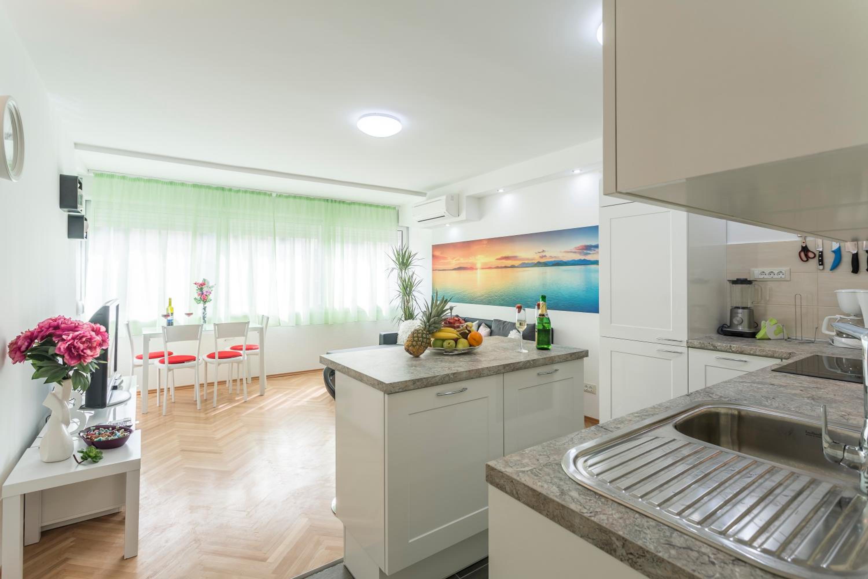 Apartment Petro Oldtown view 3