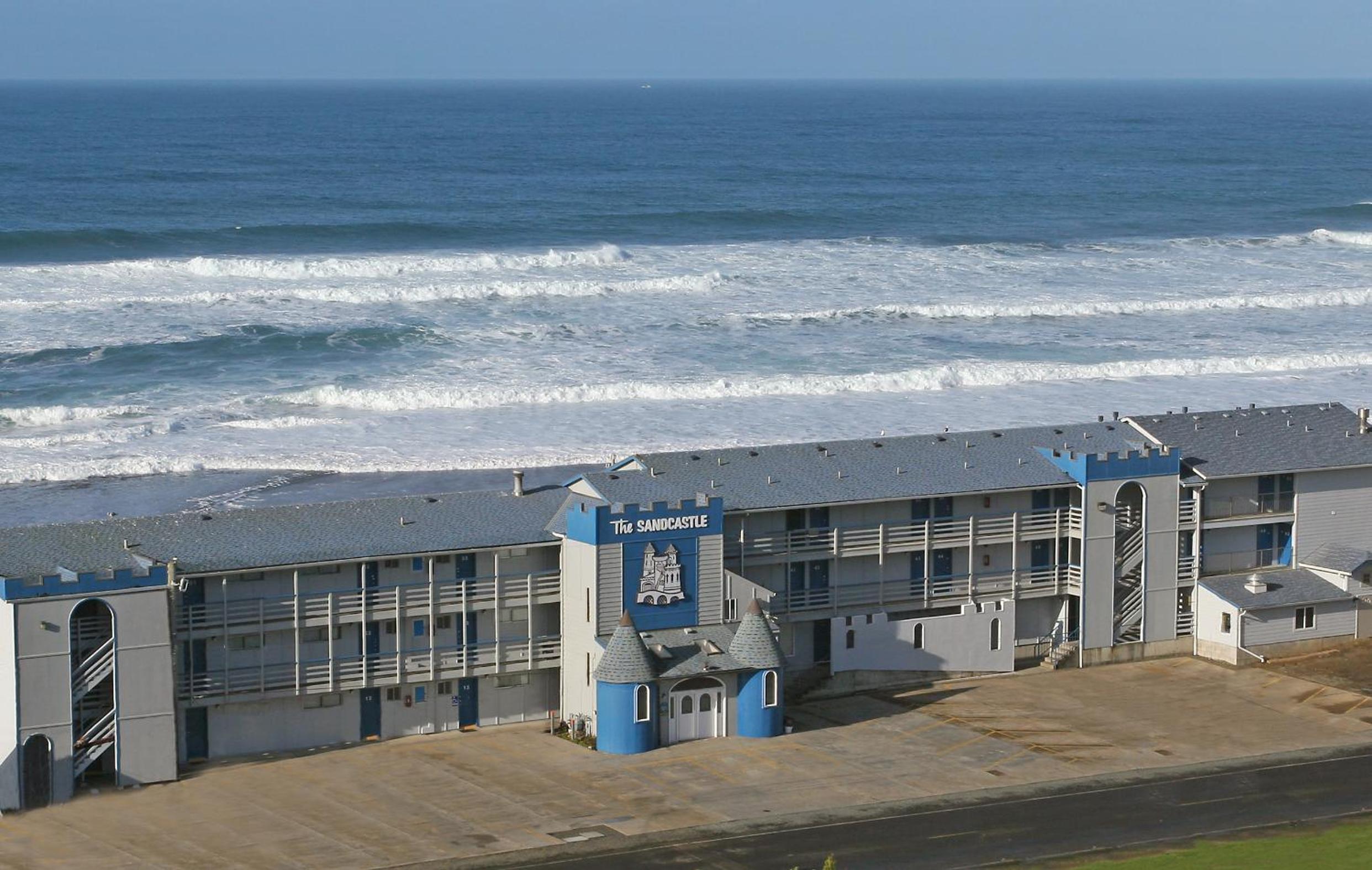 The Sandcastle Beachfront Hotel