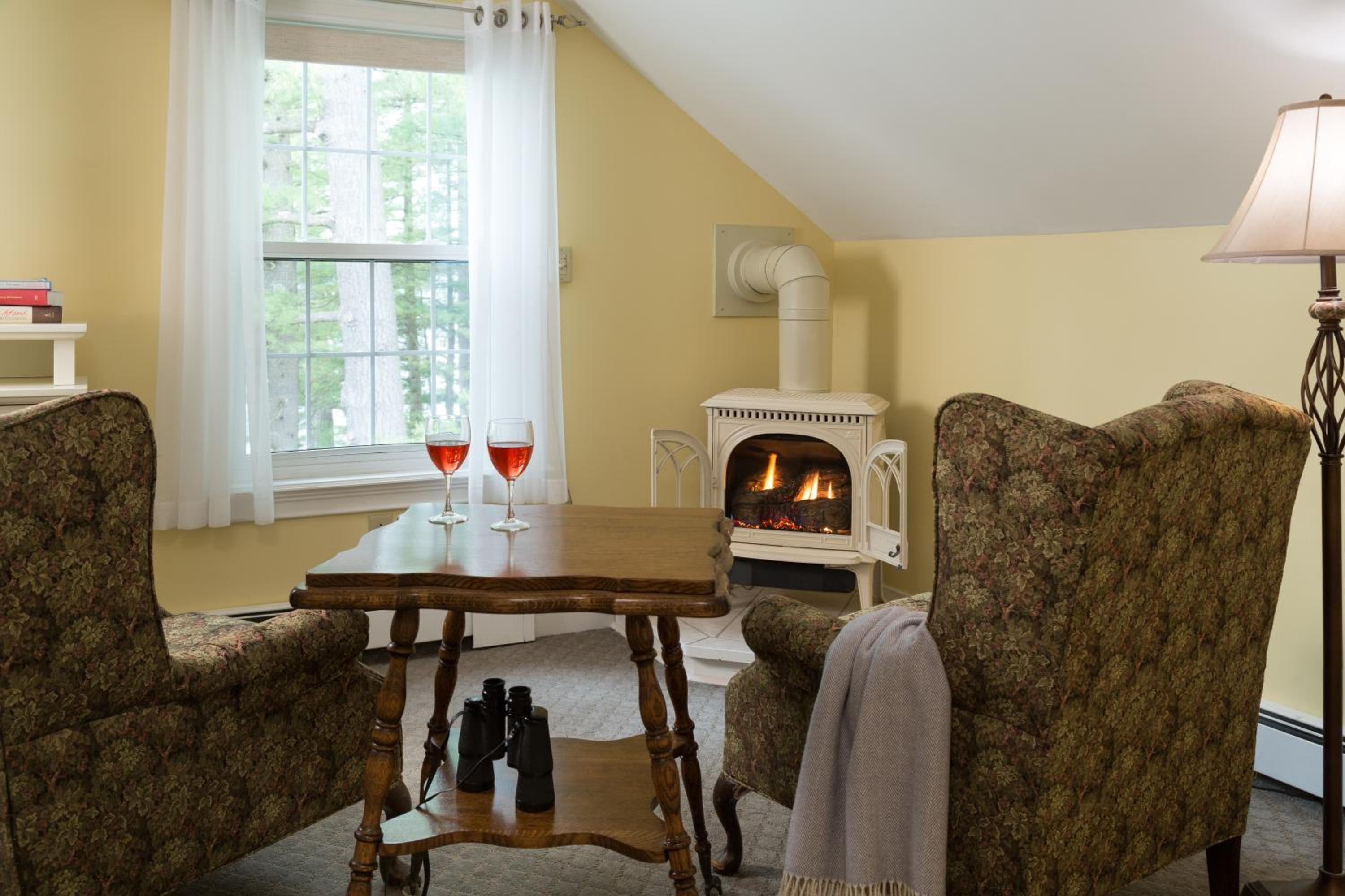 Wolf Cove Inn