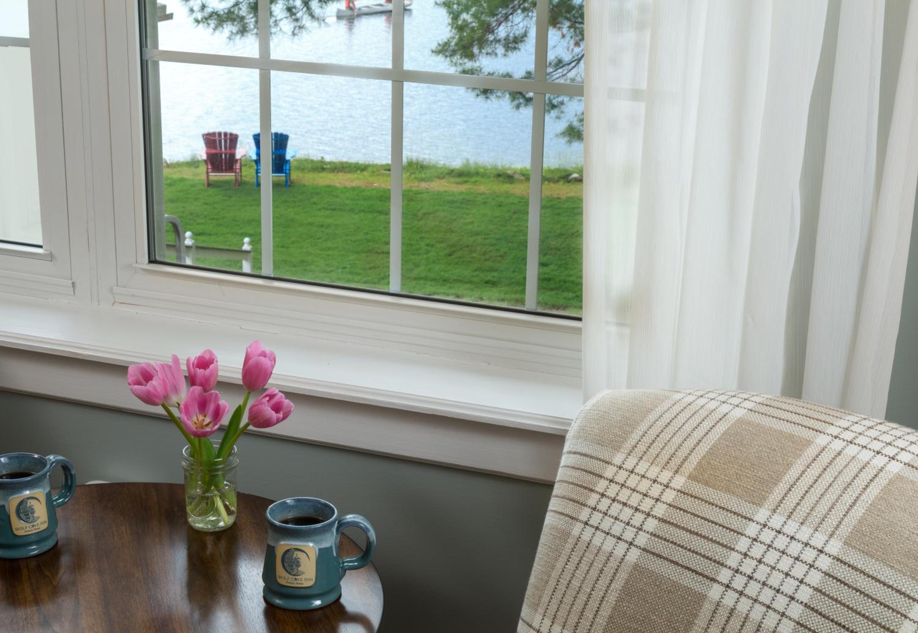 Wolf Cove Inn