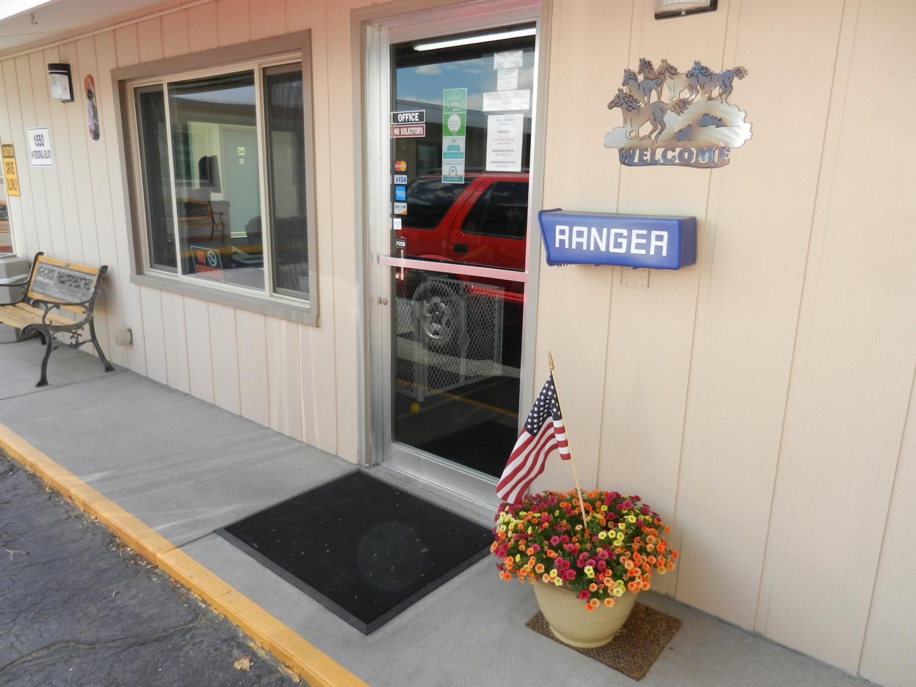 Riverton Vacations - Paintbrush Motel - Property Image 4