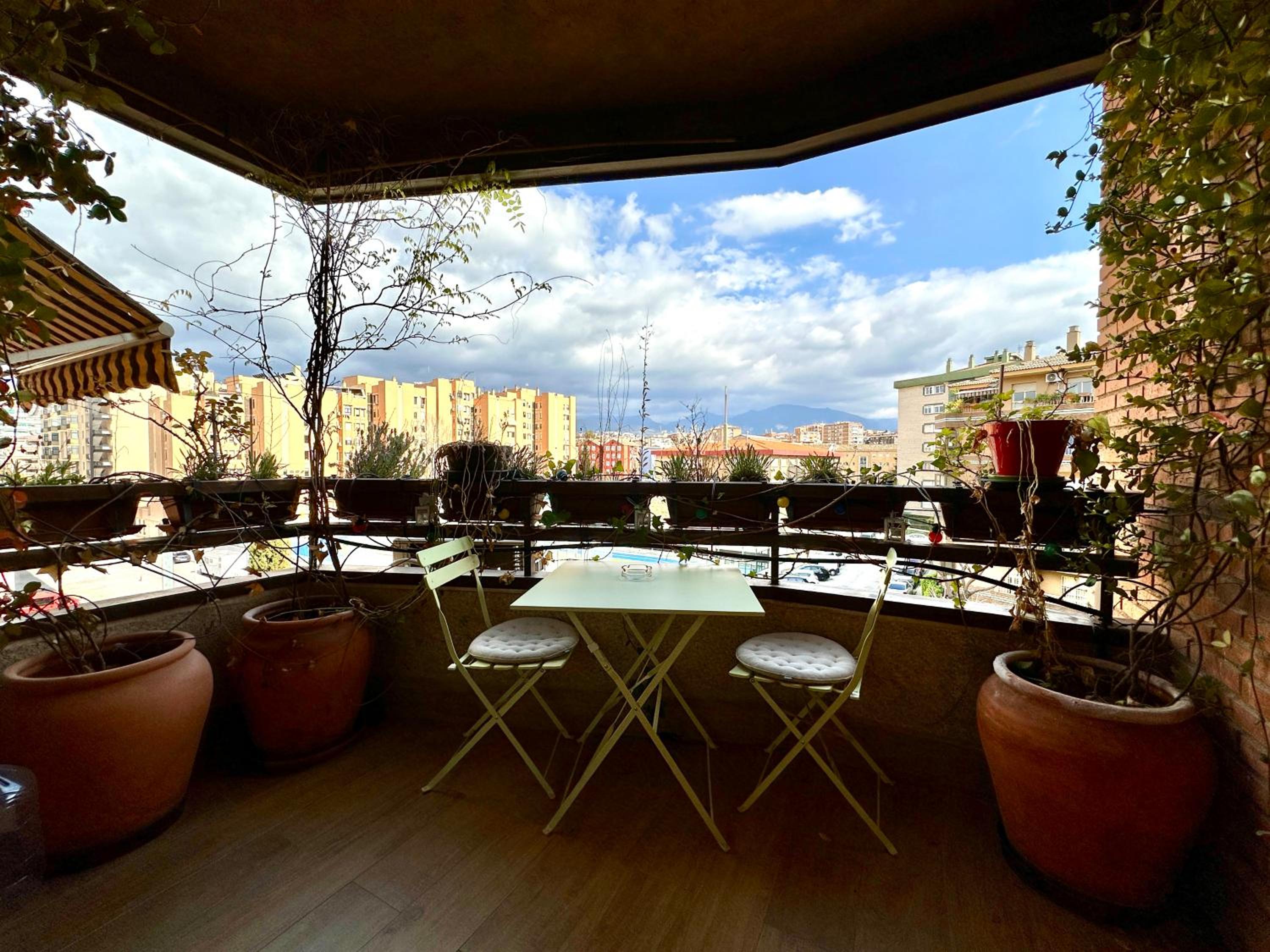 Apartamento Dalmases con Parking Gratis - Hermosas Vistas a Sierra Nevada