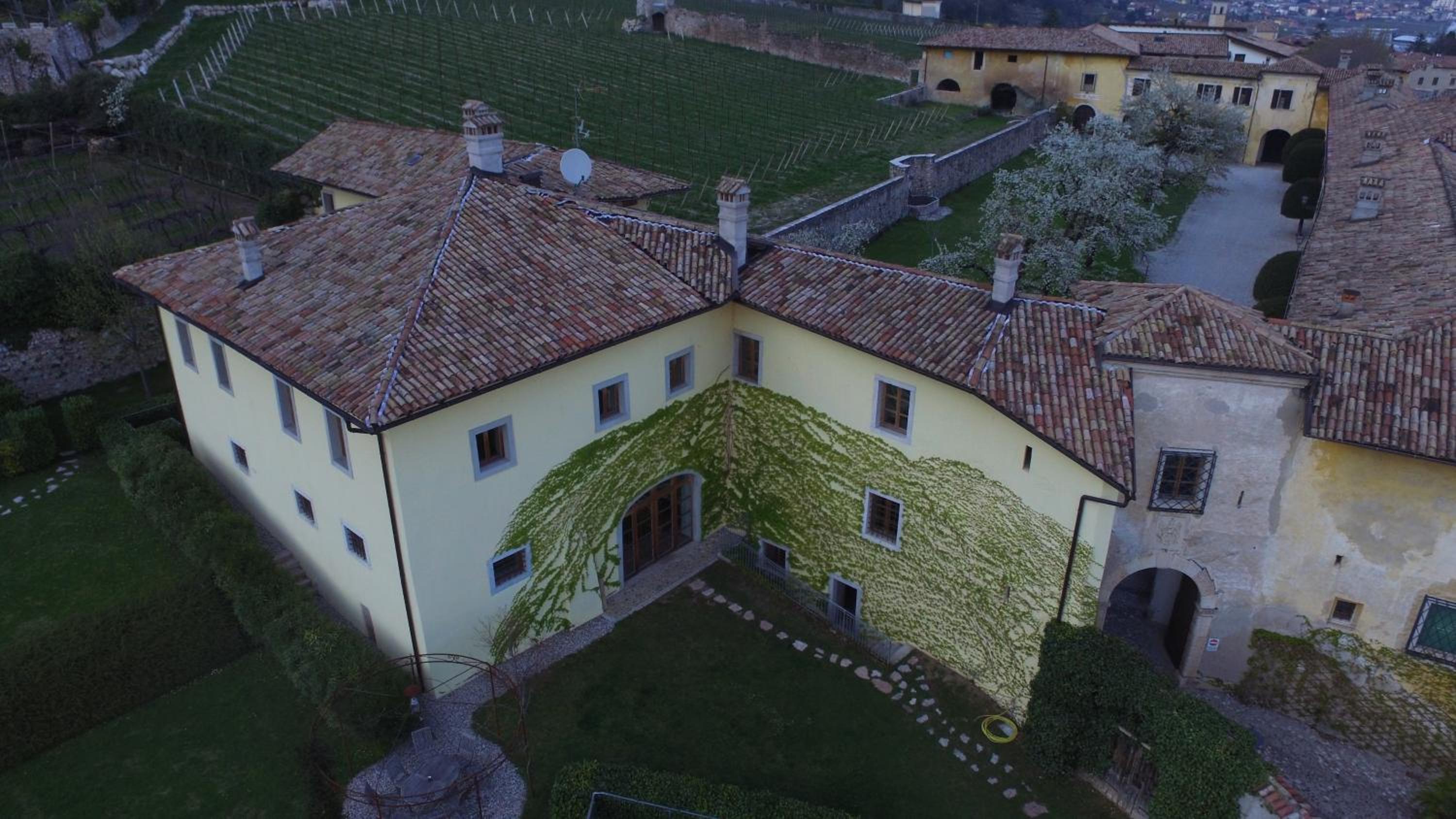 Relais Palazzo Lodron view 4