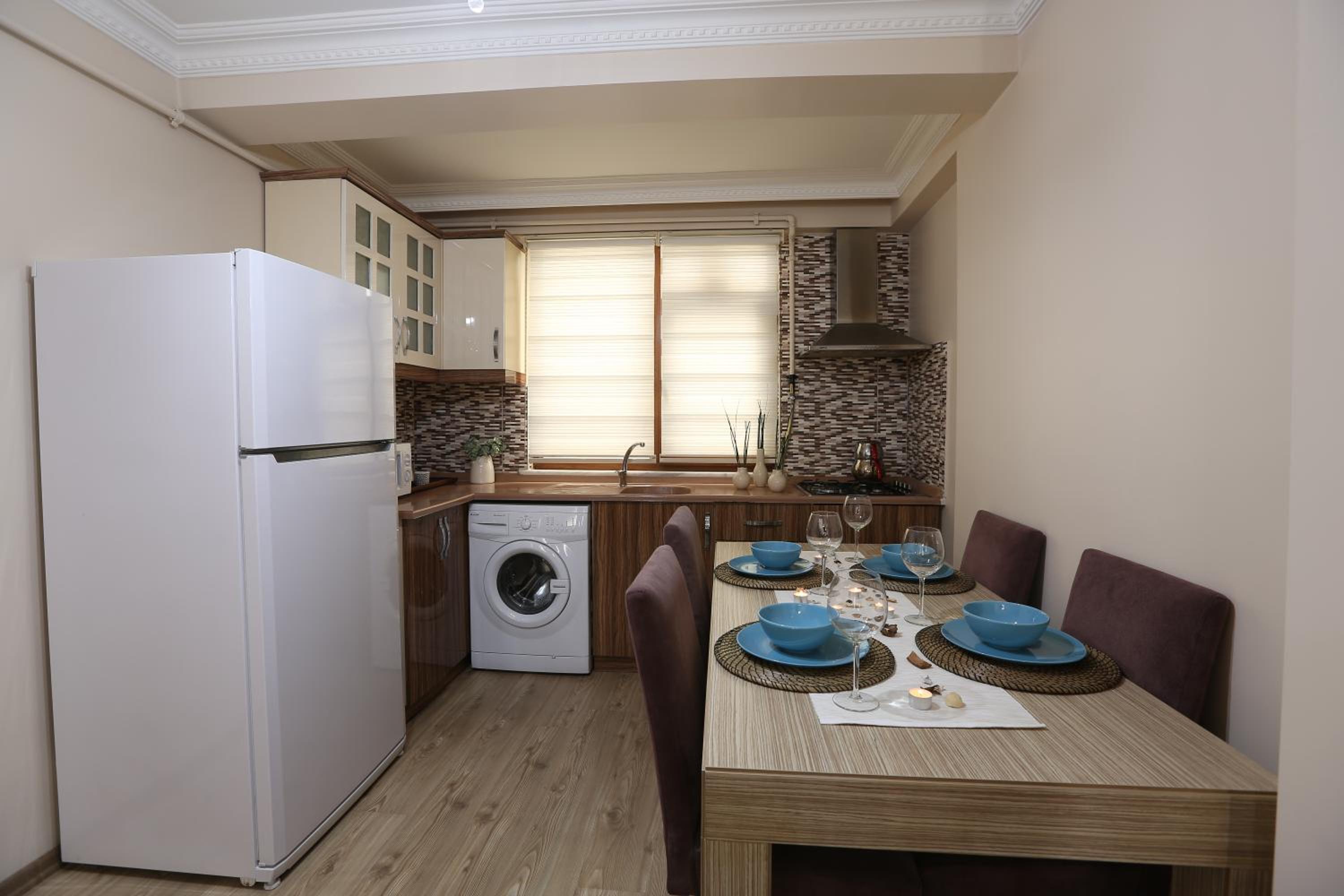 Overland Residence