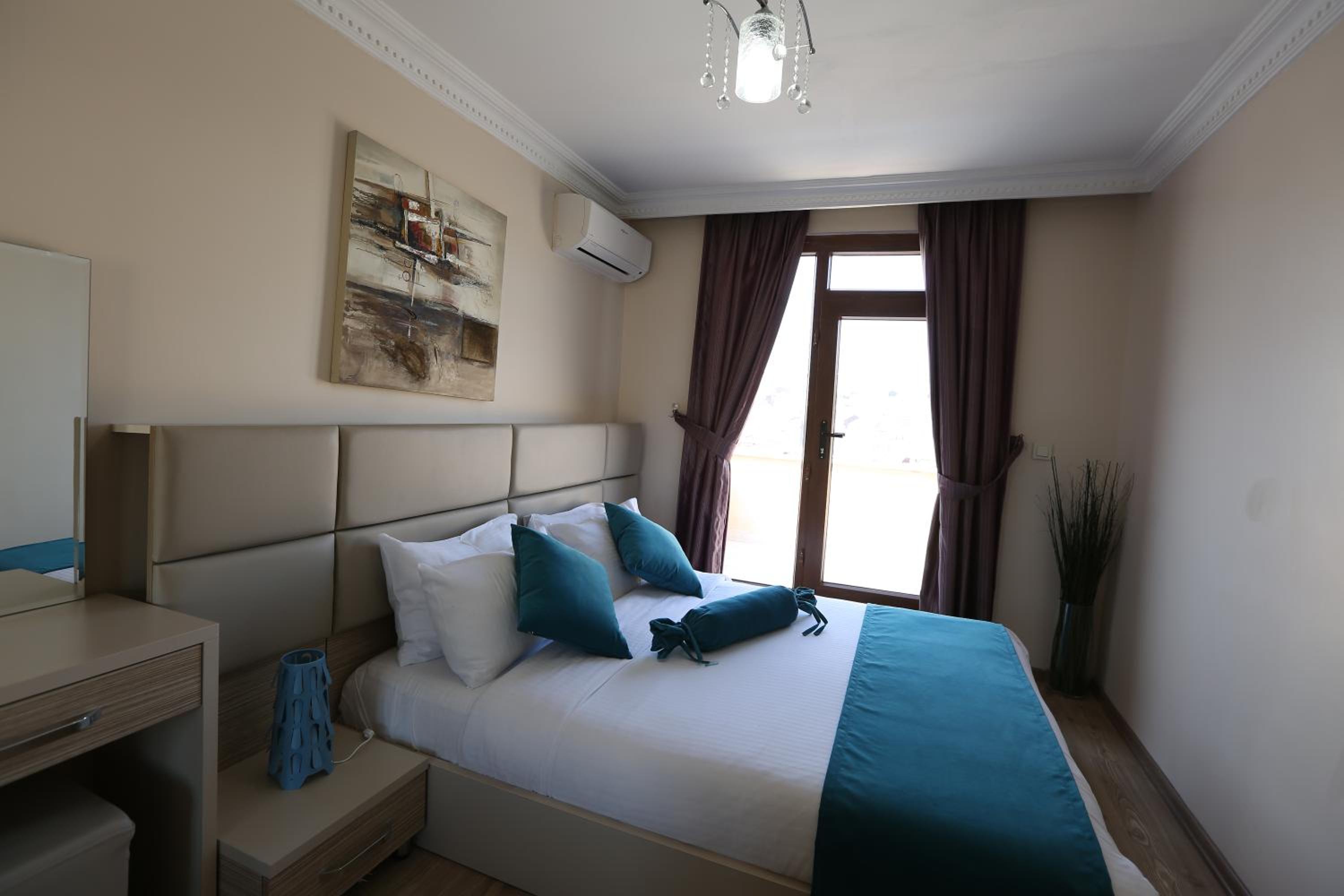 Overland Residence