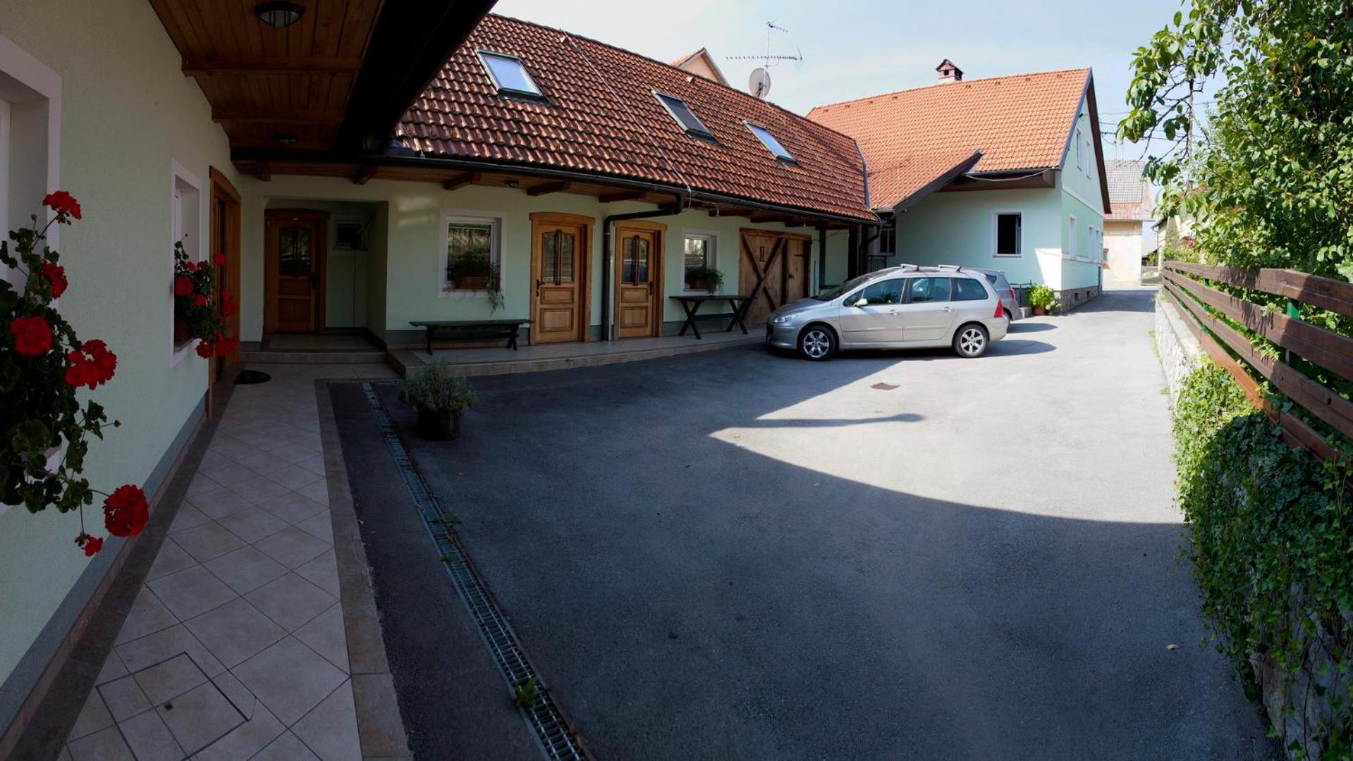 Apartments Šuster