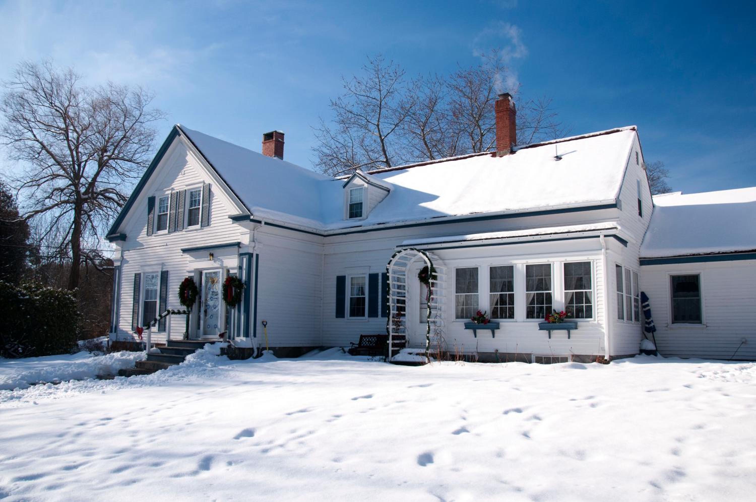 Candlebay Inn