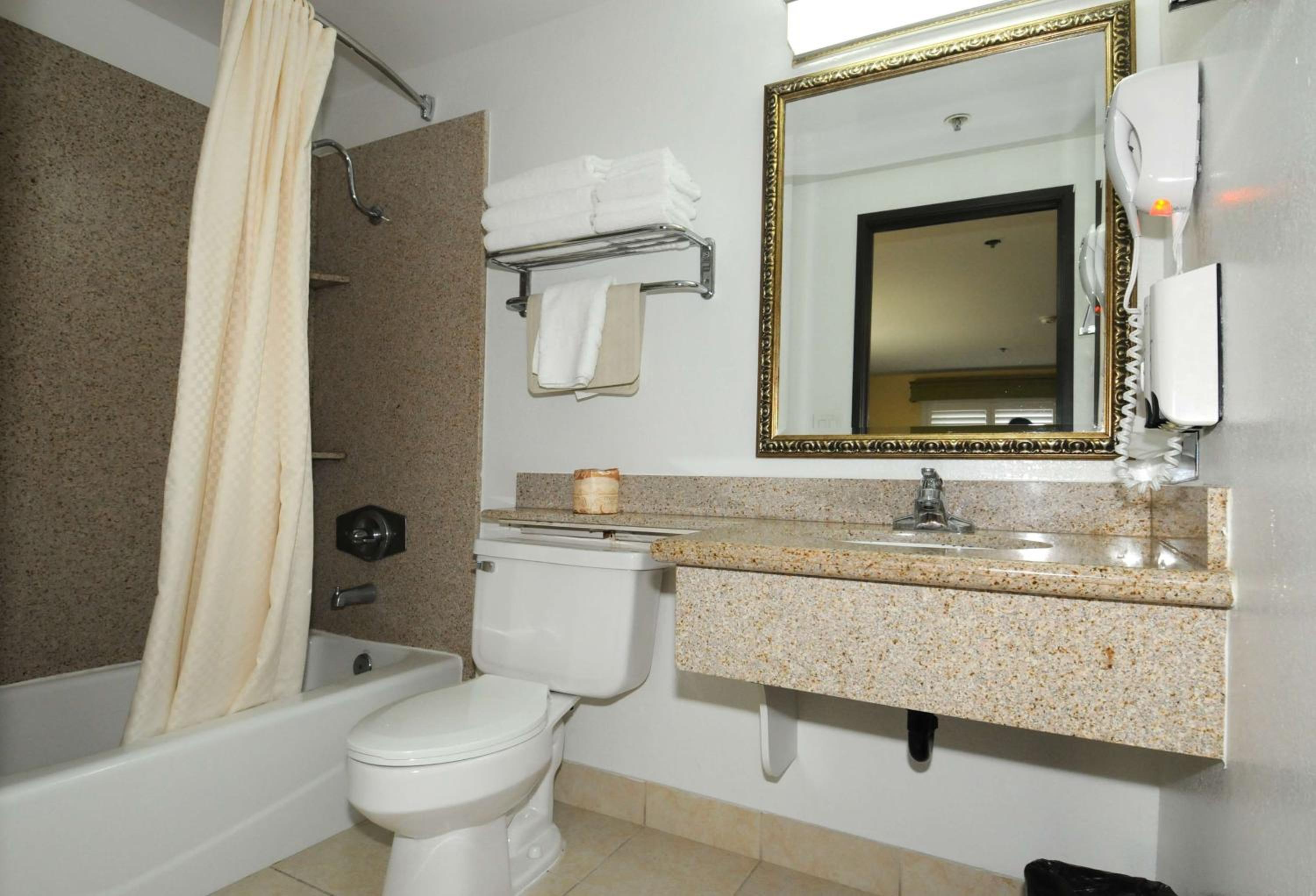 Red Bluff Vacations - Best Western Antelope Inn  Suites - Property Image 6