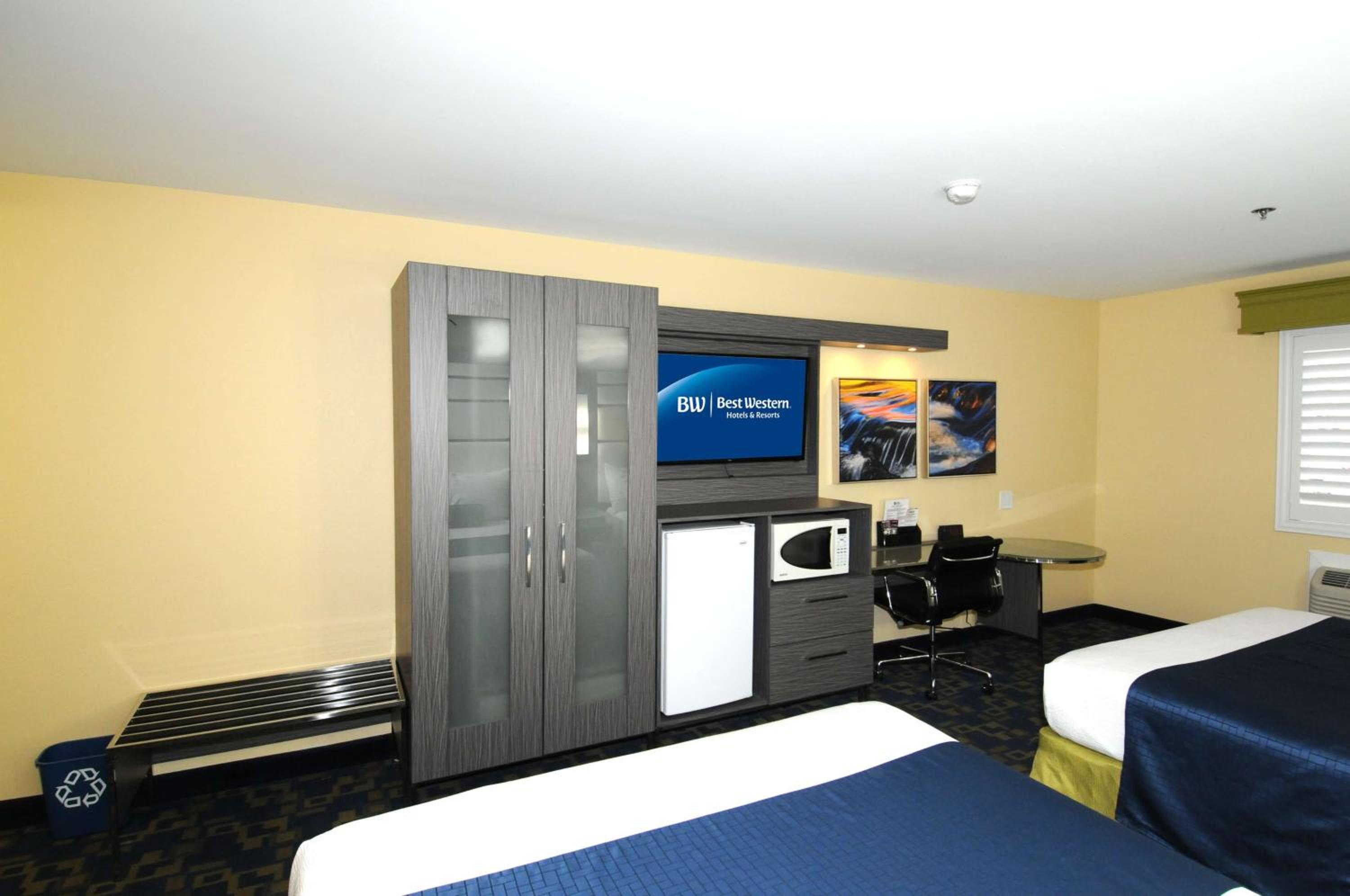 Red Bluff Vacations - Best Western Antelope Inn  Suites - Property Image 12