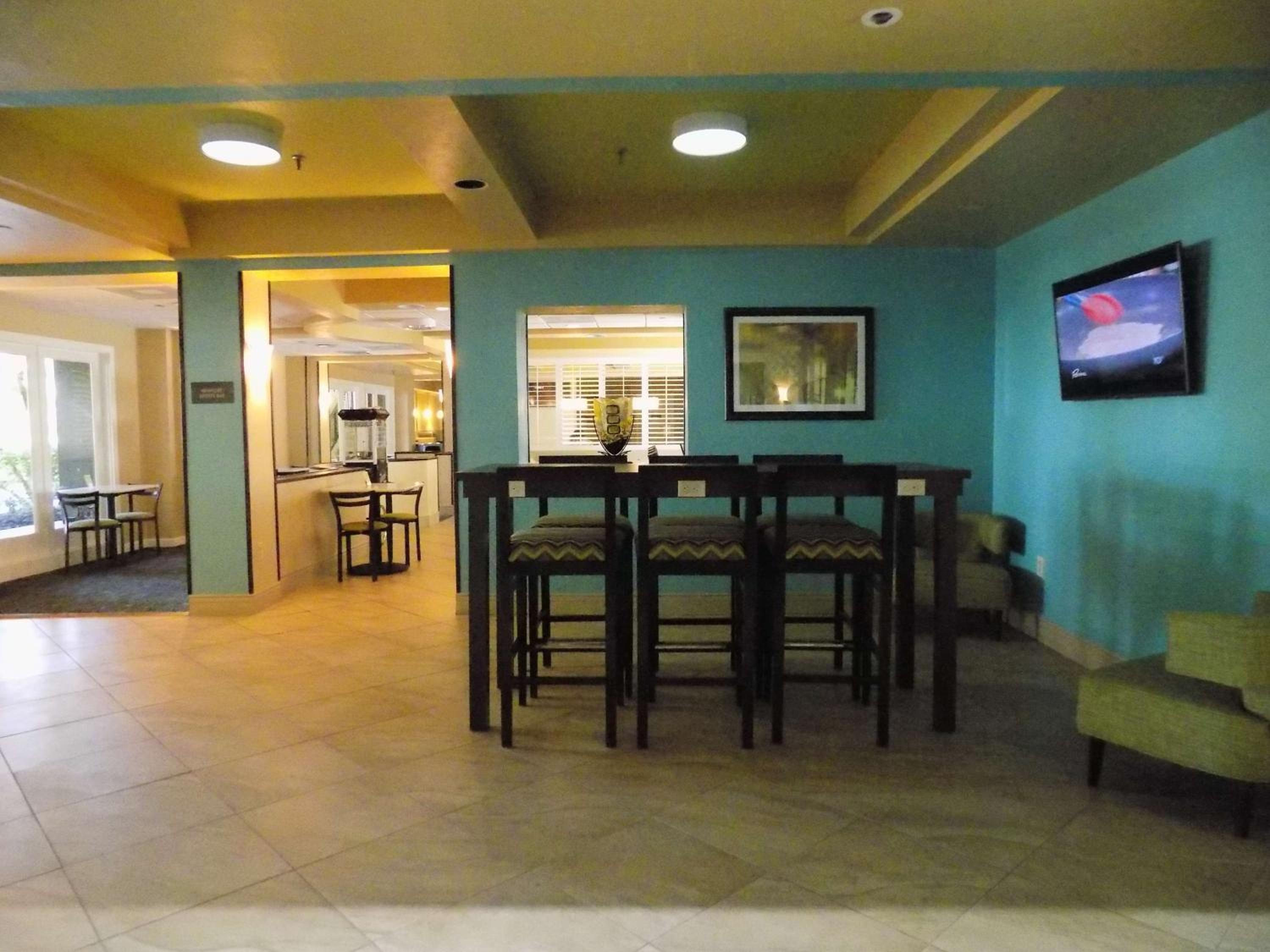 Best Western Plus Deerfield Beach Hotel  Suites - Property Image 3