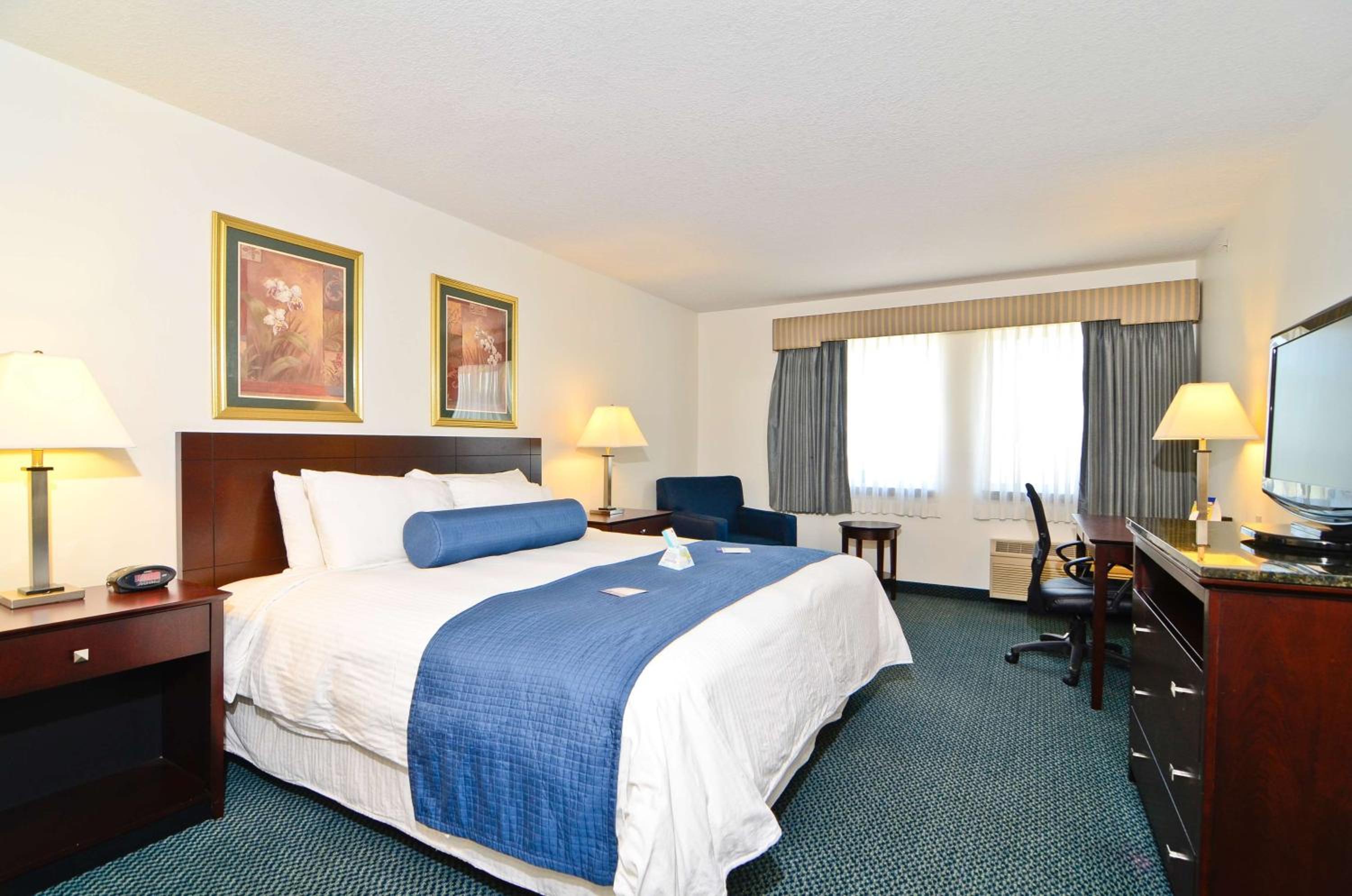 Best Western Plus Gas City - Property Image 25