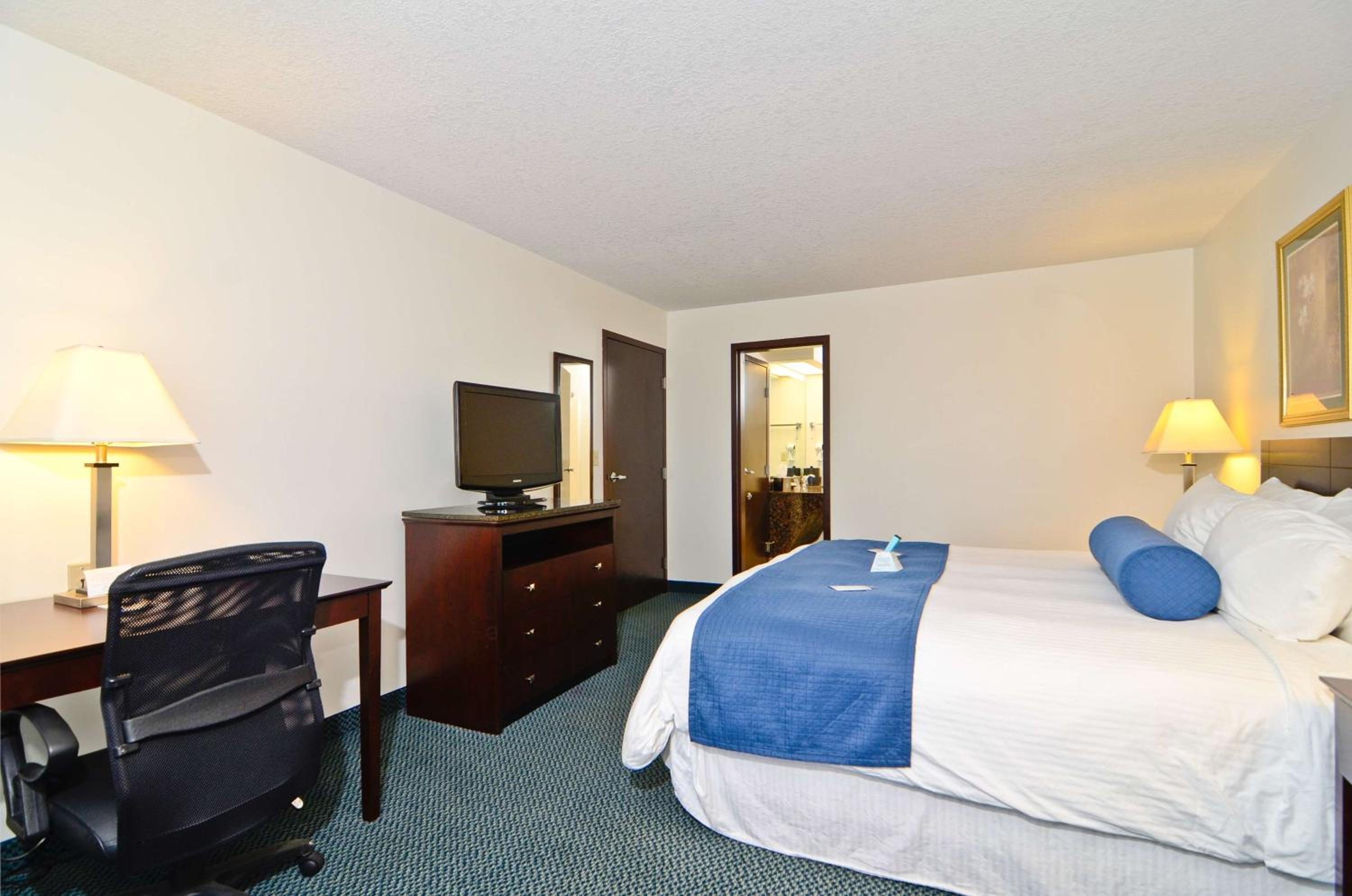 Best Western Plus Gas City - Property Image 34