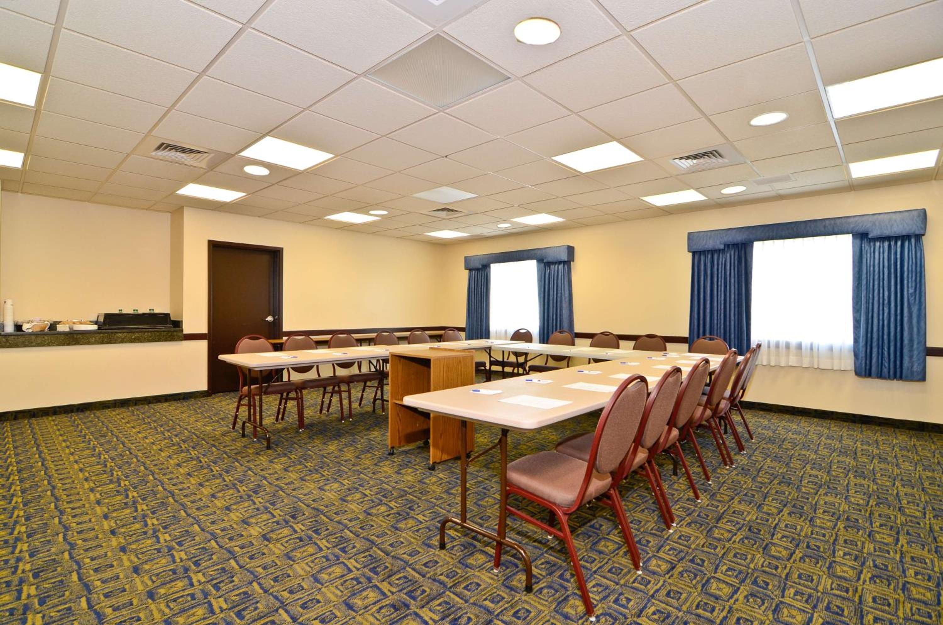Best Western Plus Gas City - Property Image 11