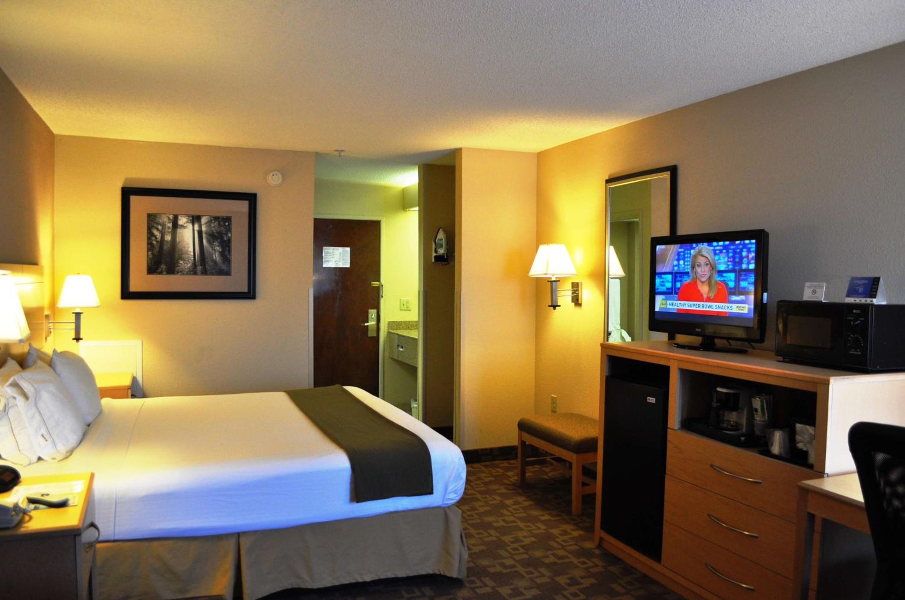 Roanoke Rapids Vacations - SureStay Plus Hotel by Best Western Roanoke Rapids I-95 - Property Image 20