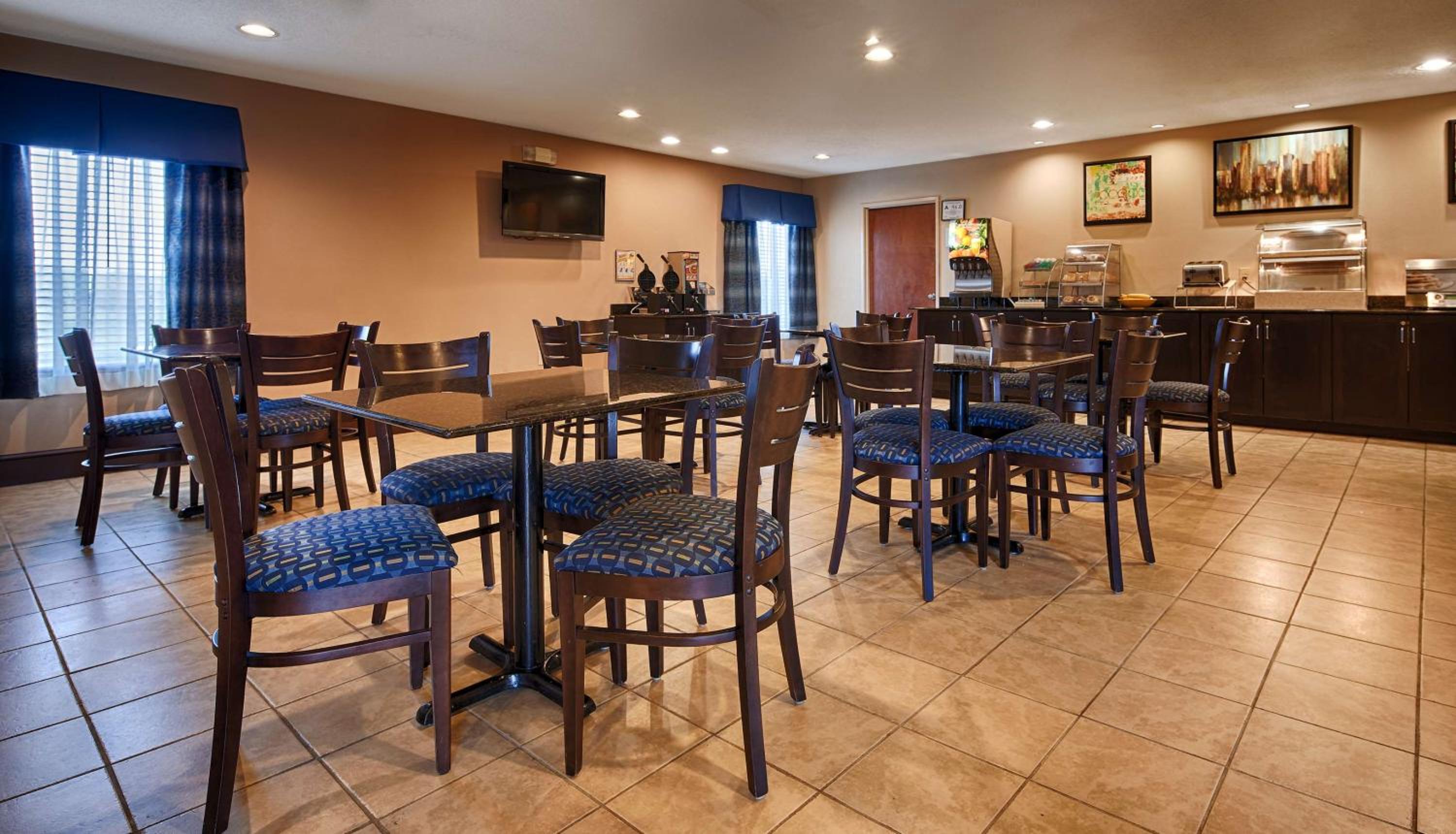 Roanoke Rapids Vacations - SureStay Plus Hotel by Best Western Roanoke Rapids I-95 - Property Image 25