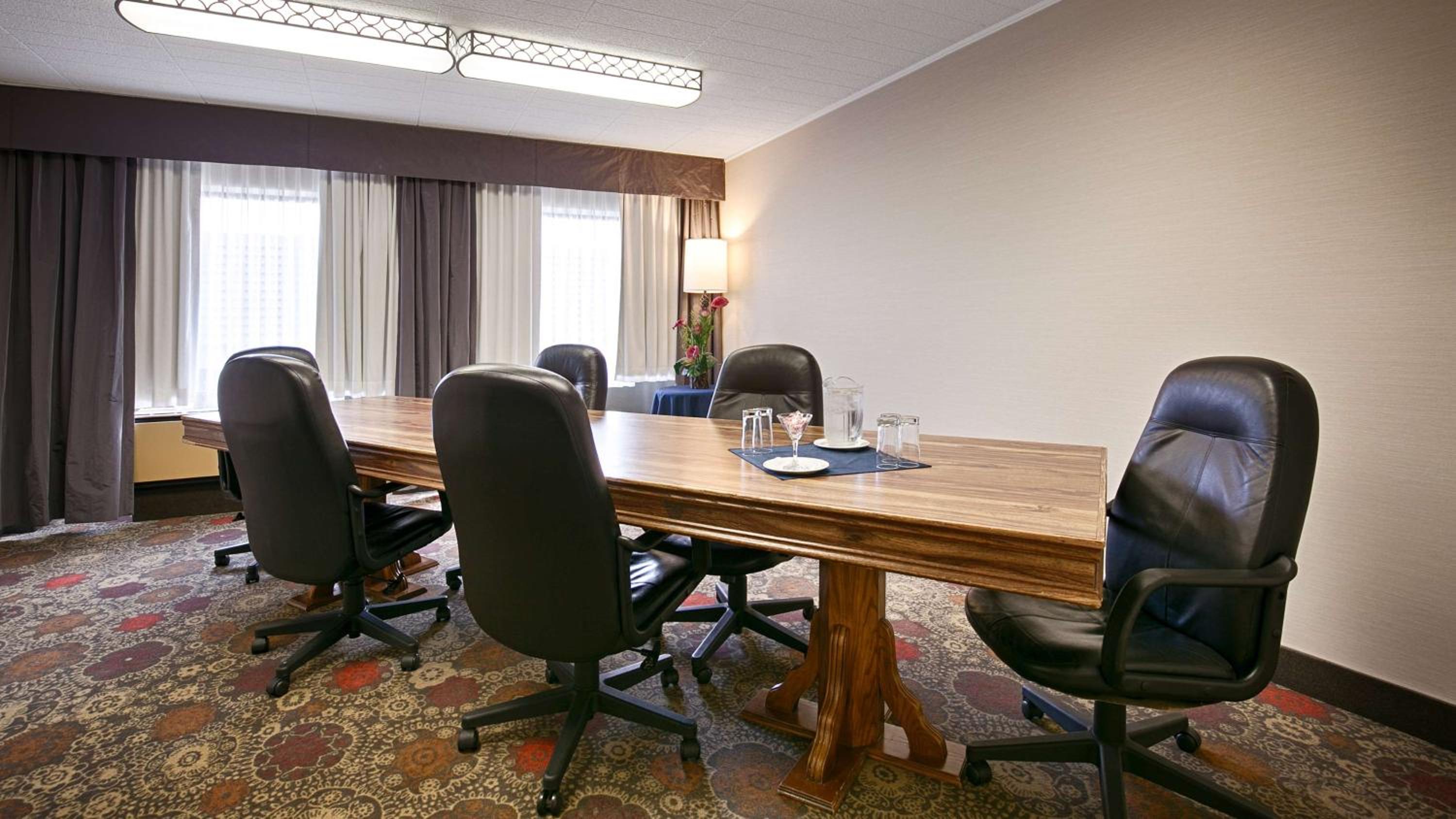 North Bay Vacations - Best Western North Bay Hotel  Conference Centre - Property Image 8