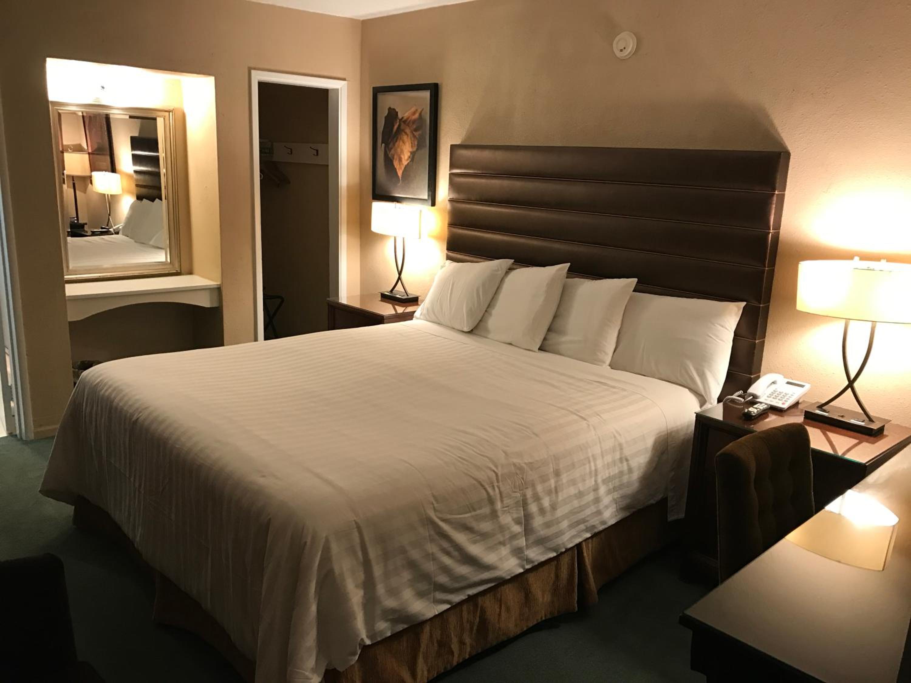 Discovery Inn