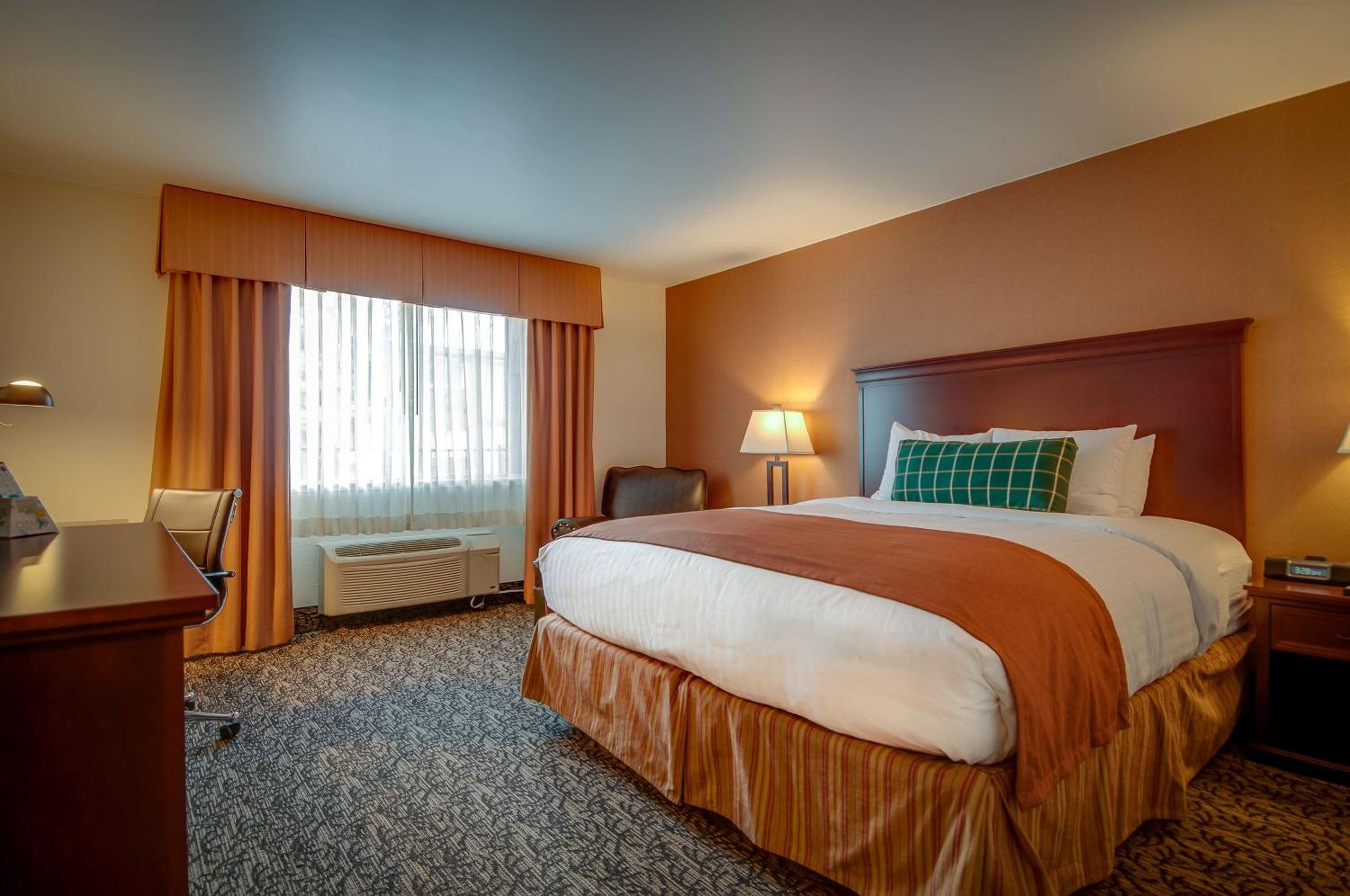 Lake Tahoe Vacations - Best Western Plus Truckee-Tahoe Hotel - Property Image 17