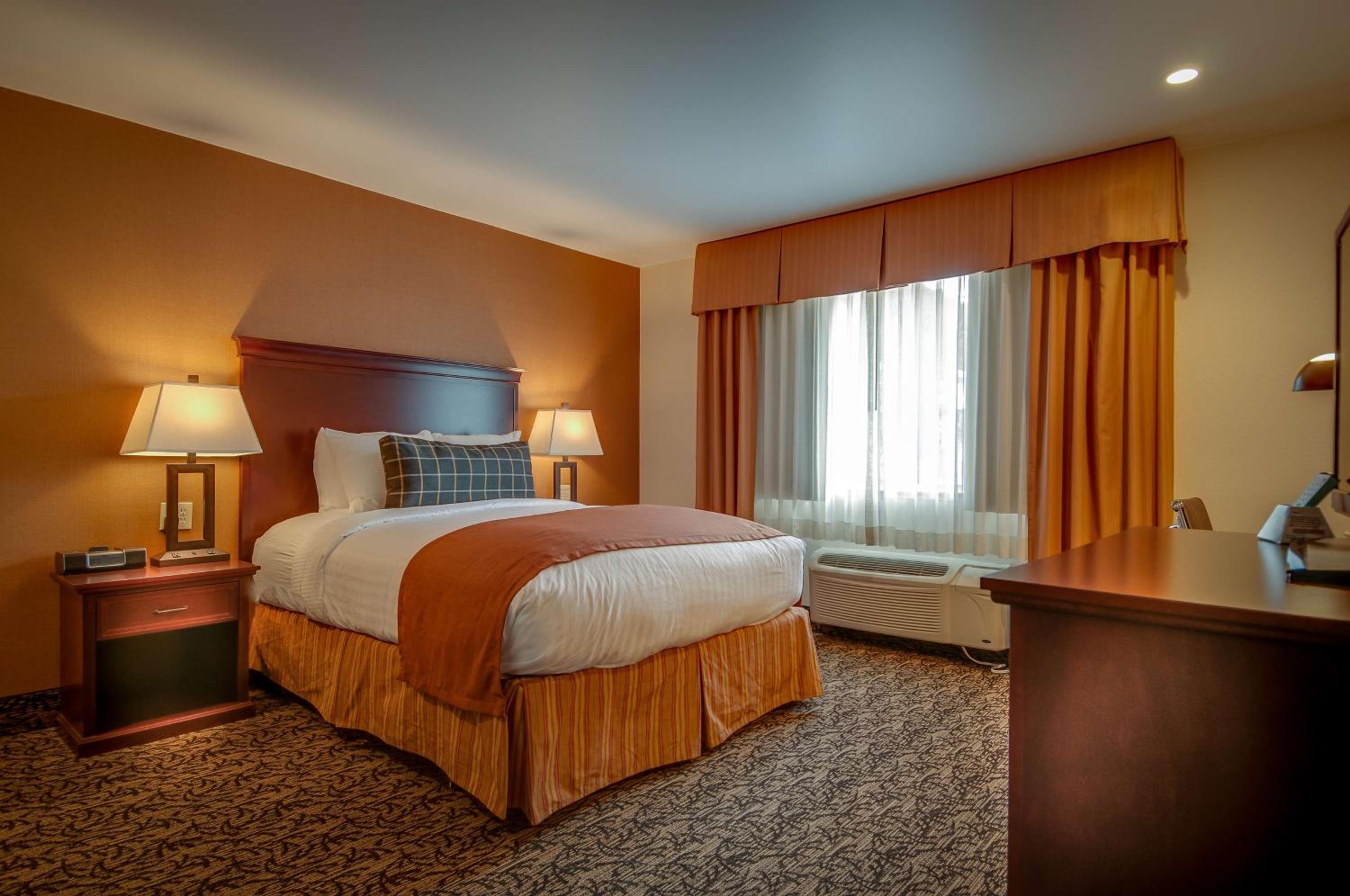 Lake Tahoe Vacations - Best Western Plus Truckee-Tahoe Hotel - Property Image 15