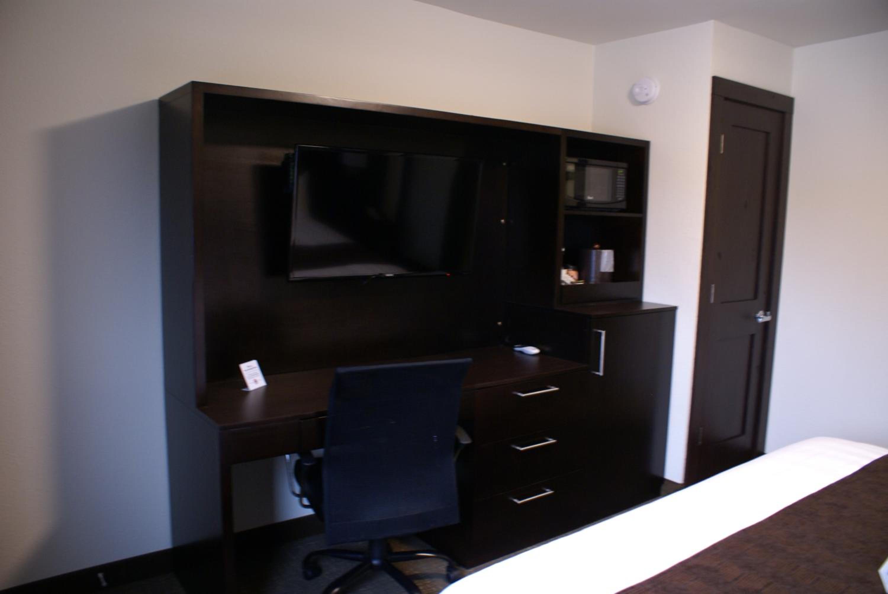 Boarders Inn & Suites by Cobblestone Hotels - Syracuse