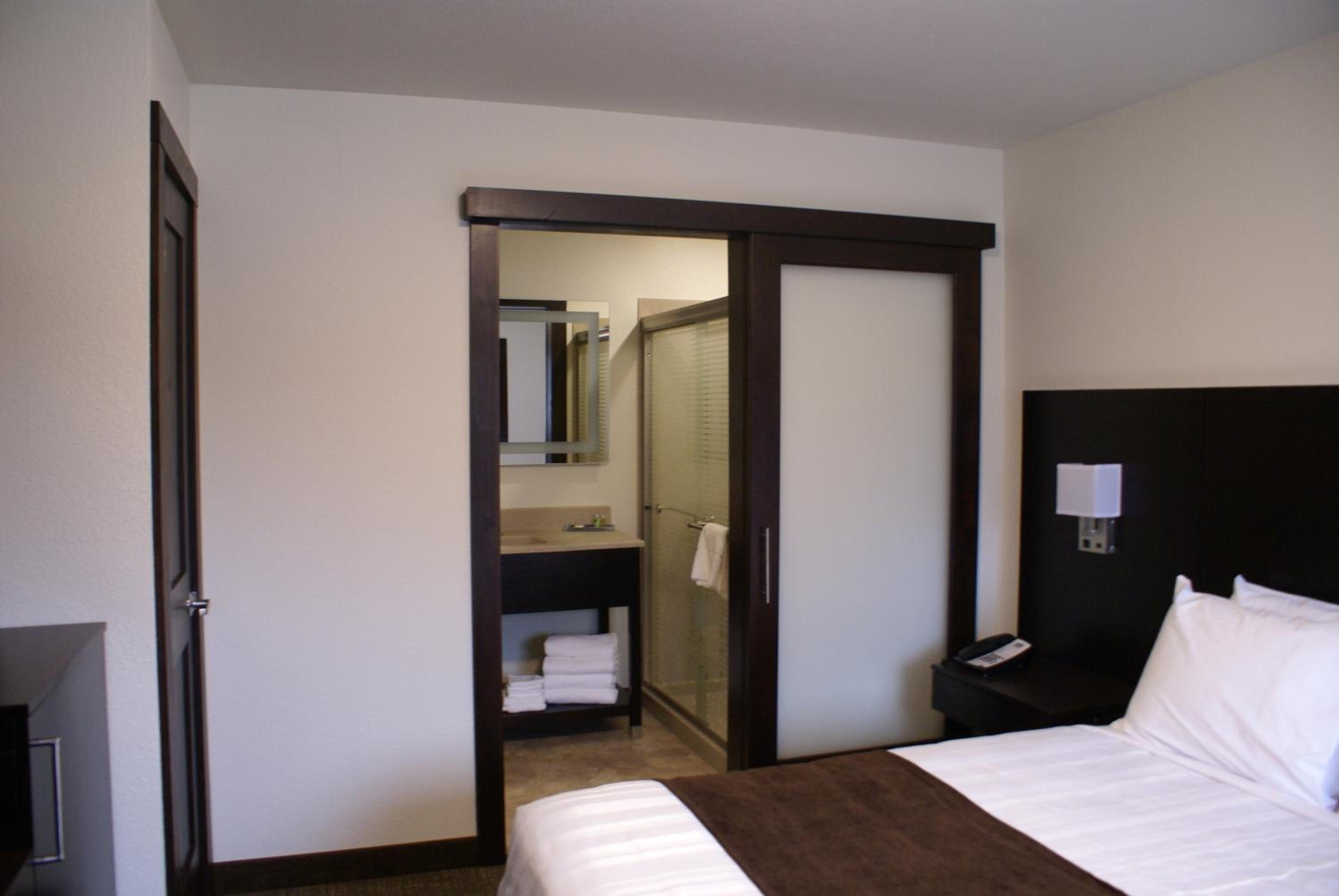 Boarders Inn & Suites by Cobblestone Hotels - Syracuse