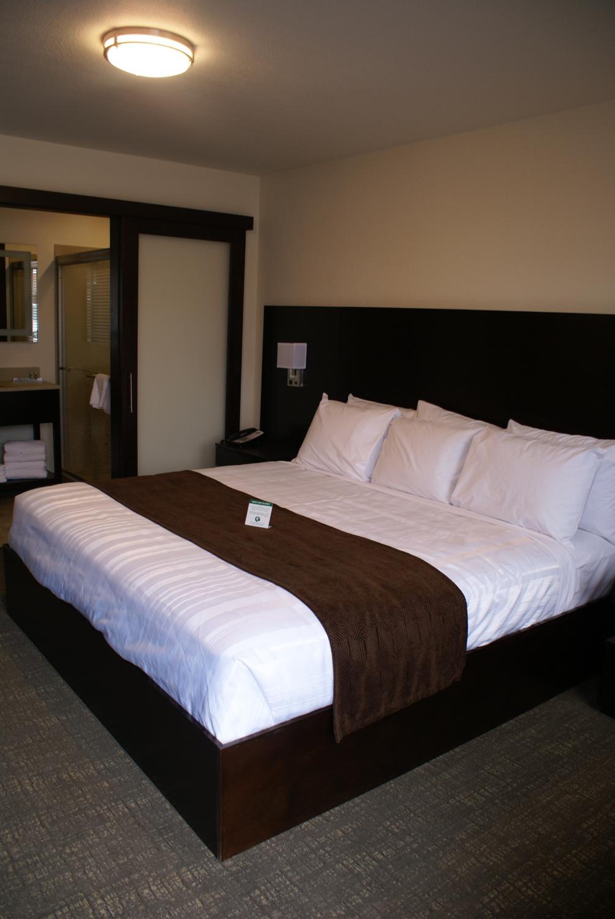 Boarders Inn & Suites by Cobblestone Hotels - Syracuse