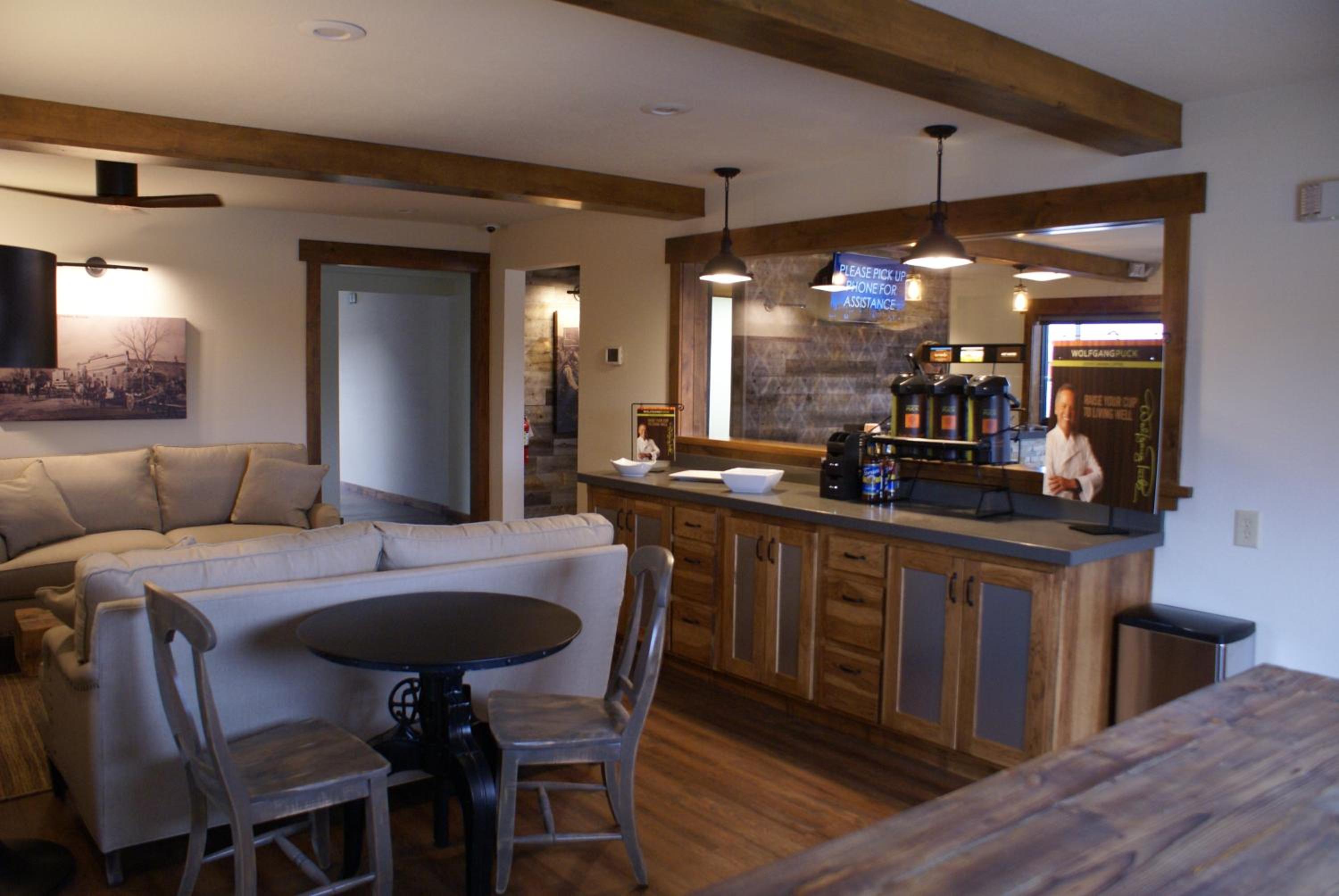 Boarders Inn & Suites by Cobblestone Hotels - Syracuse