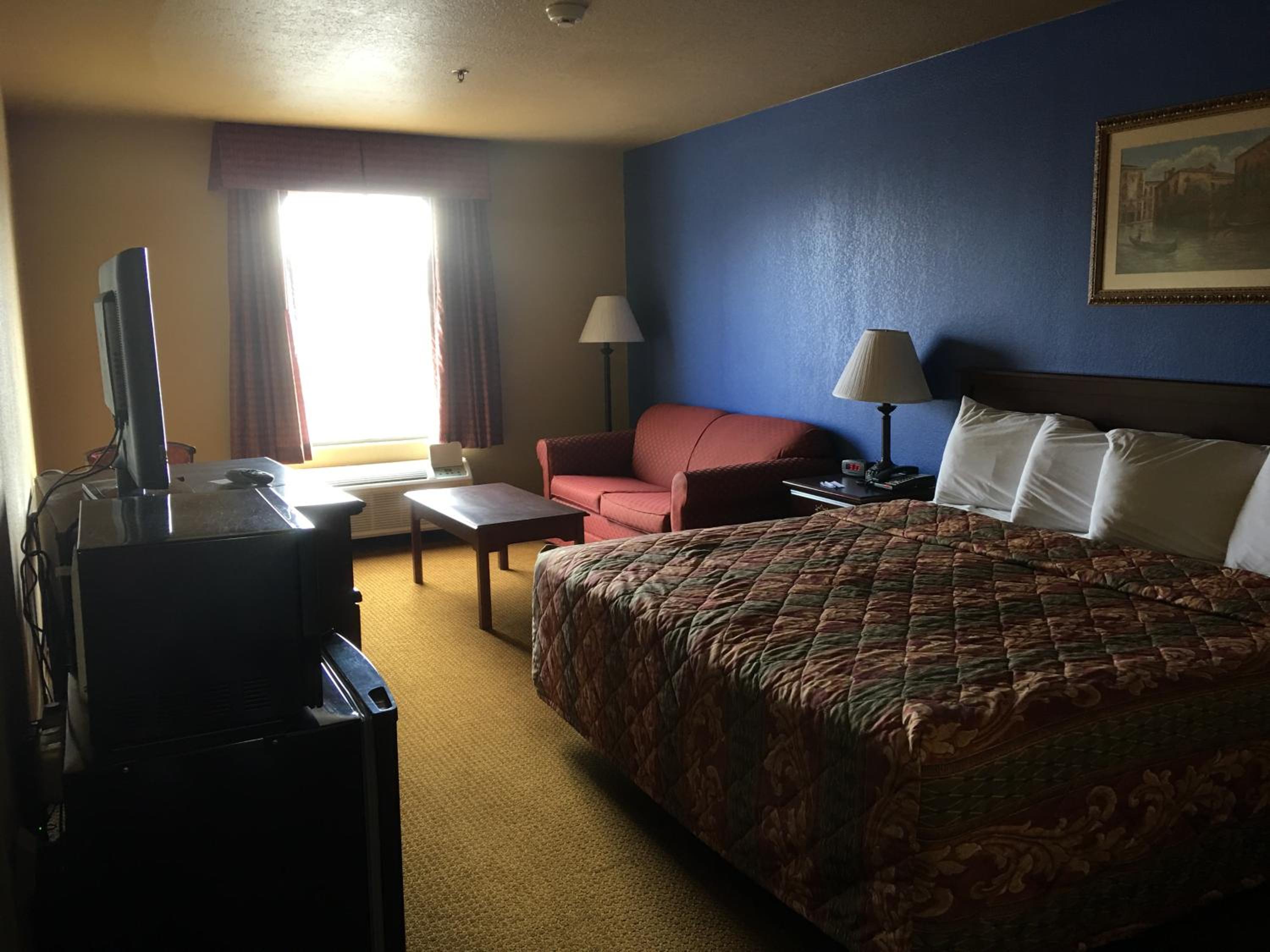 Econo Lodge Inn & Suites view 4