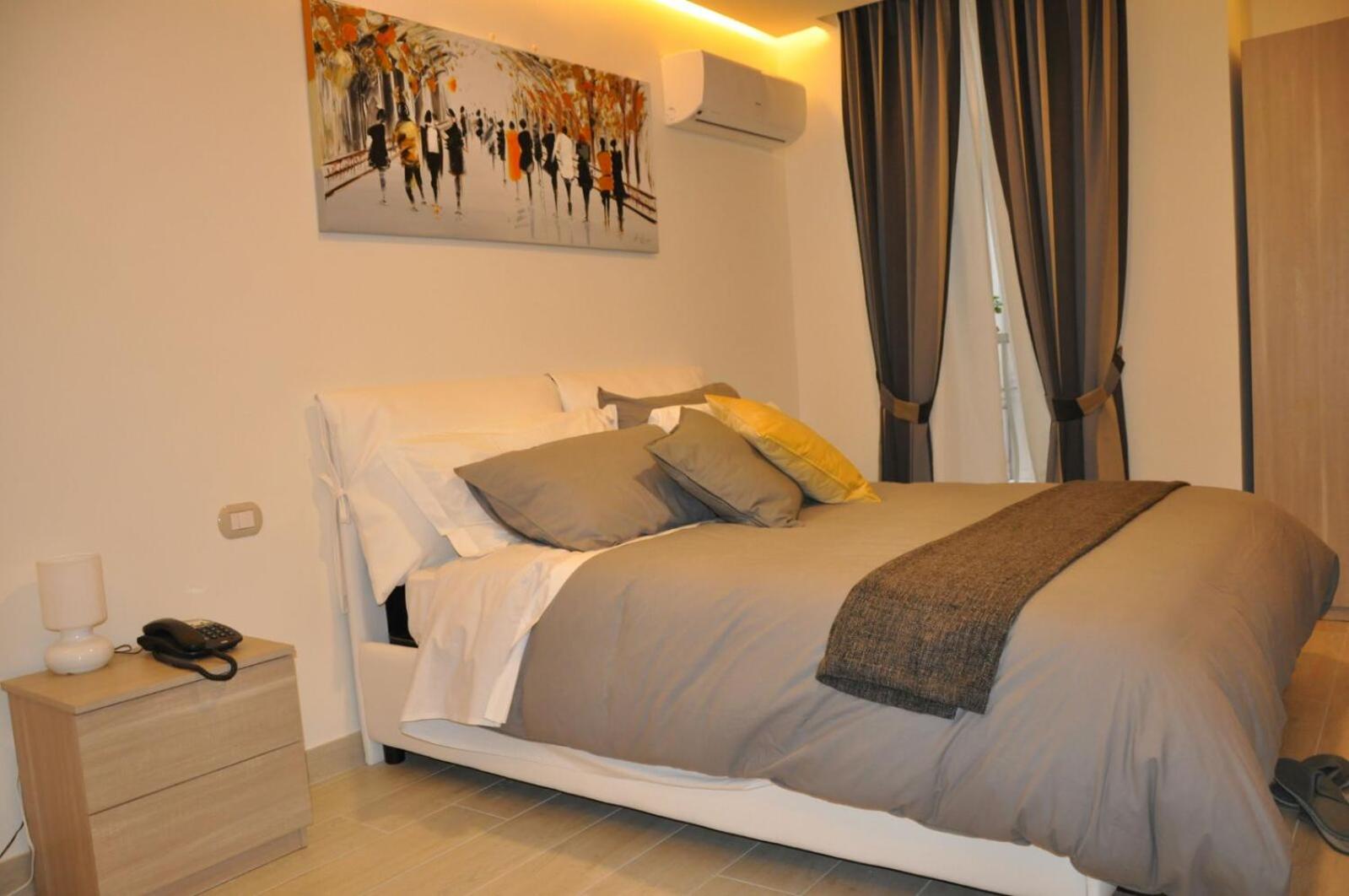 B&B Chiaia 216