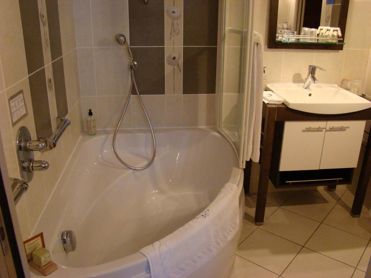 Jacuzzi