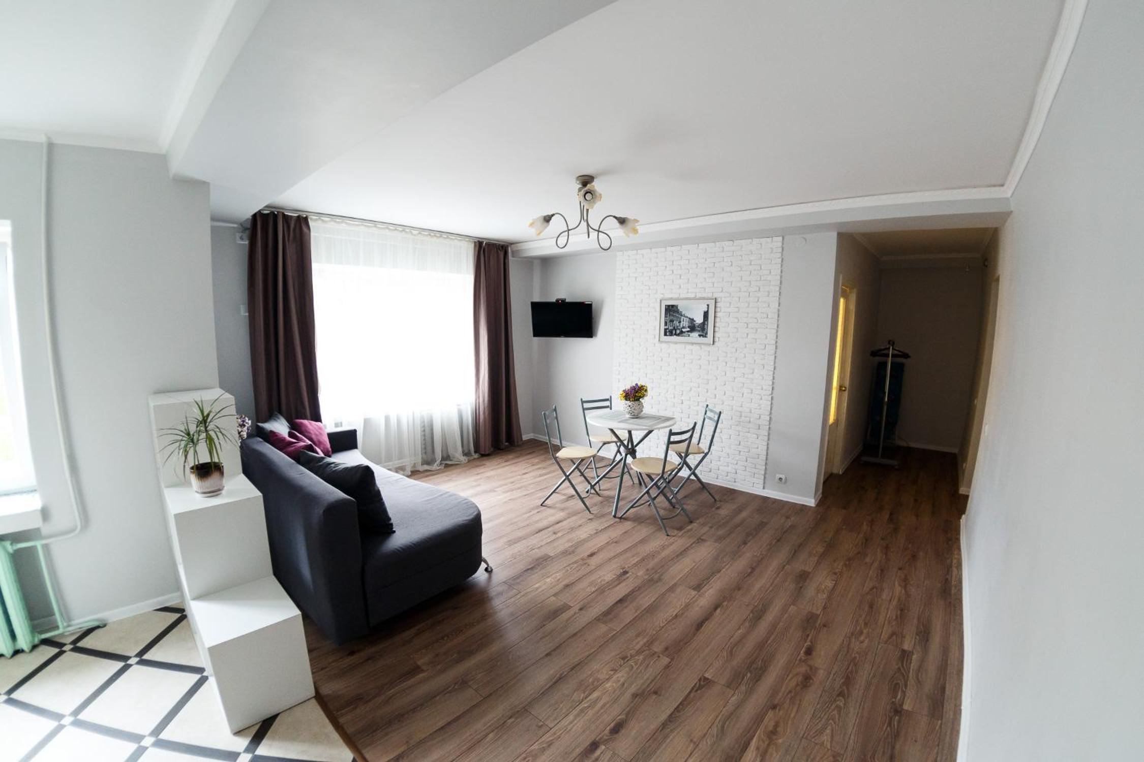 Chornovola Avenue Apartment view 2