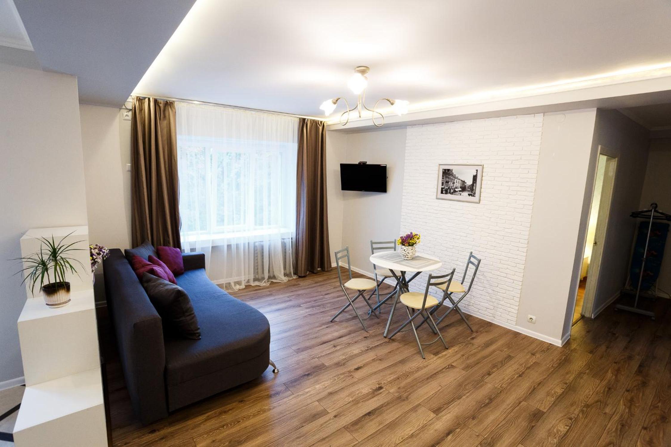 Chornovola Avenue Apartment view 4
