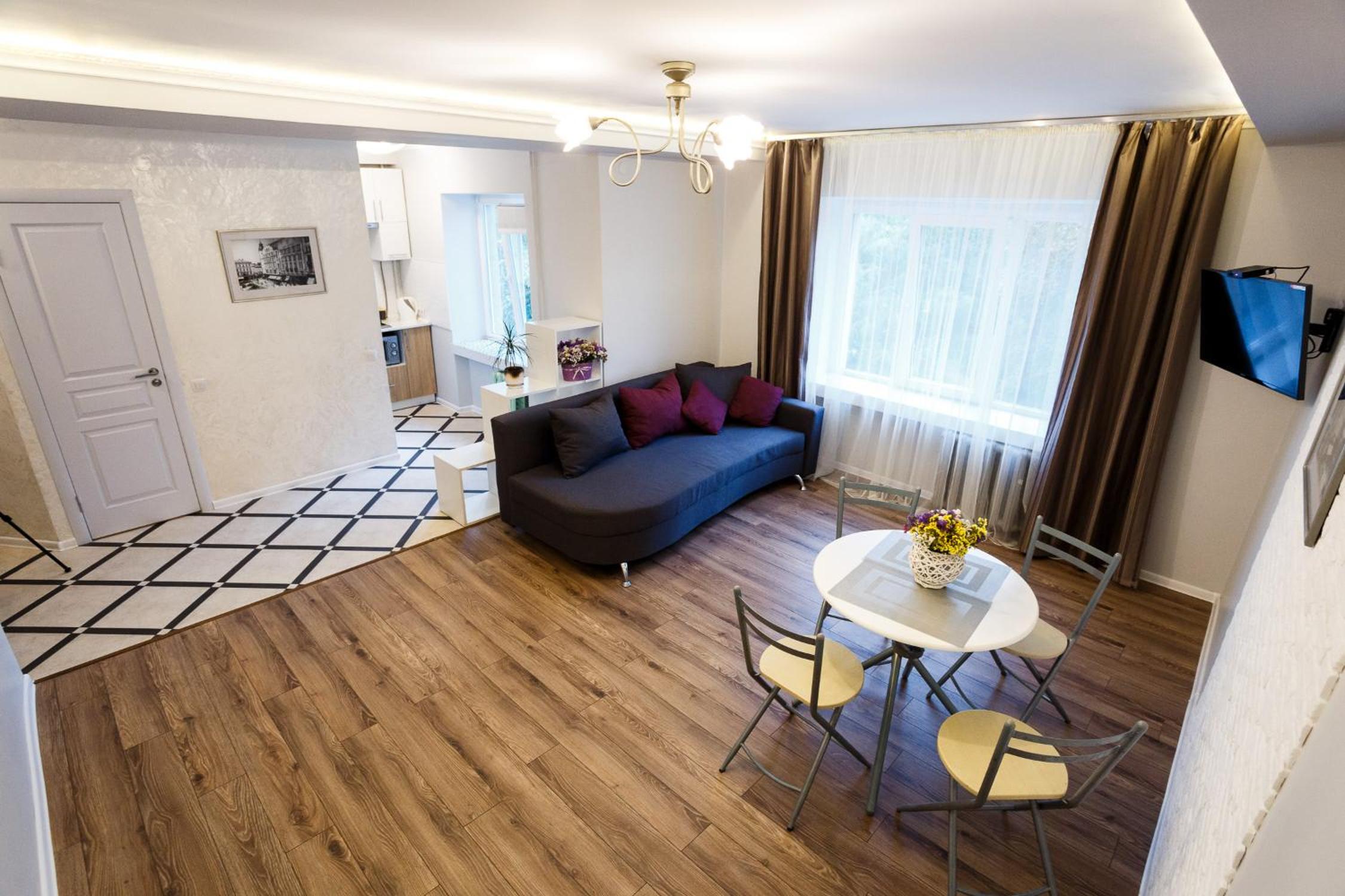 Chornovola Avenue Apartment view 5