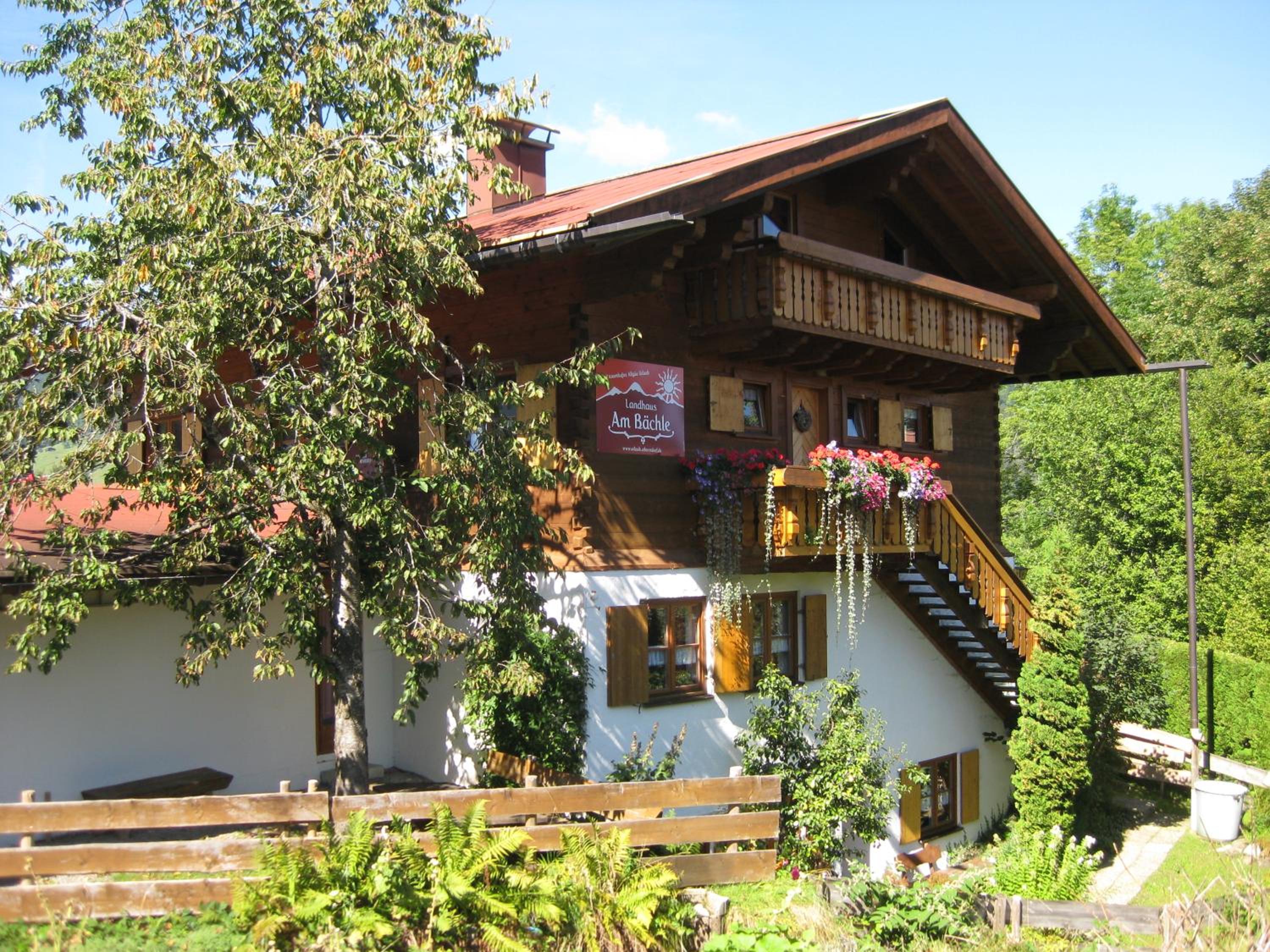 Ferienwohnungen Alpentraum - Landhaus am Bächle