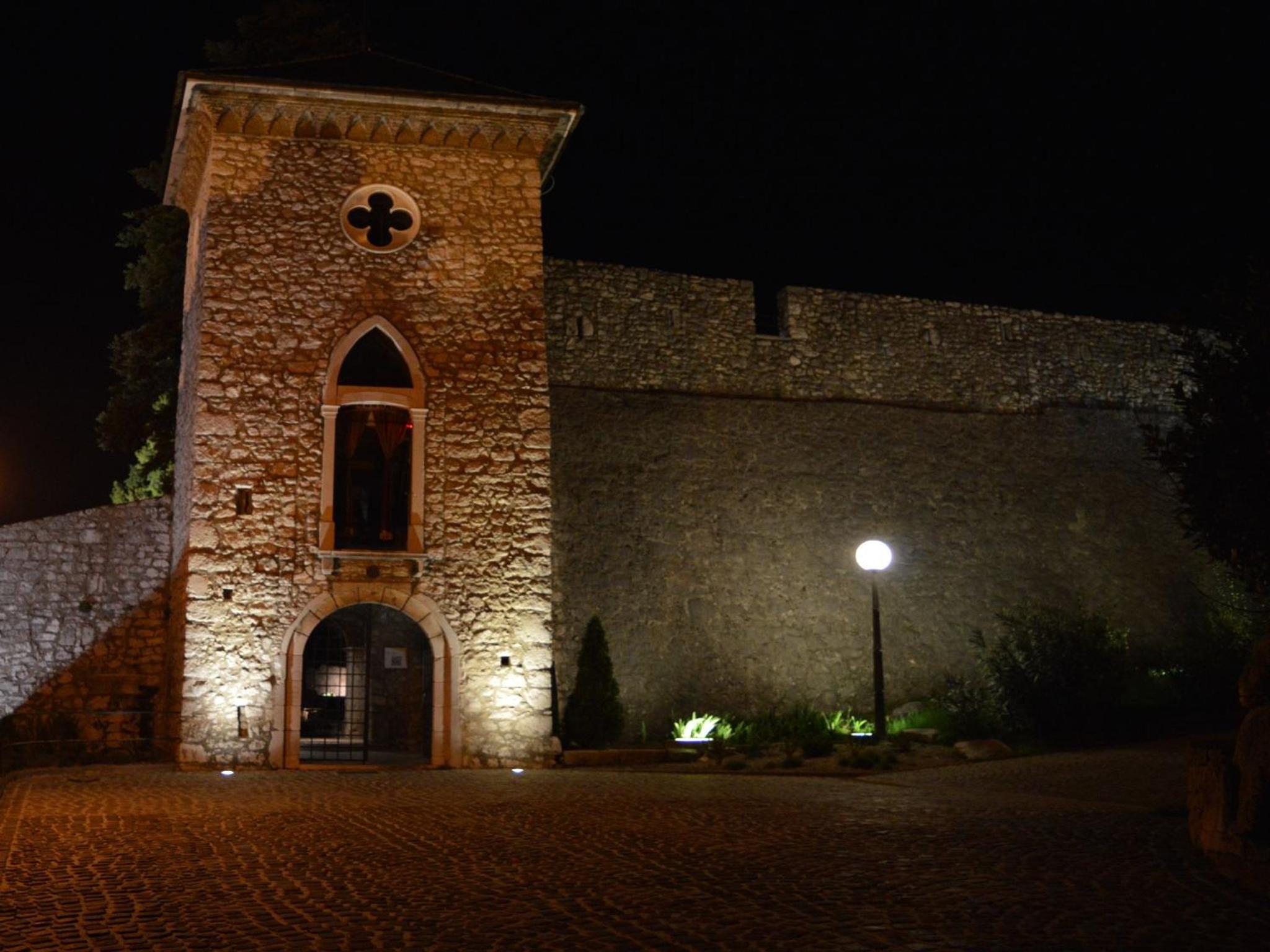 Photo 8