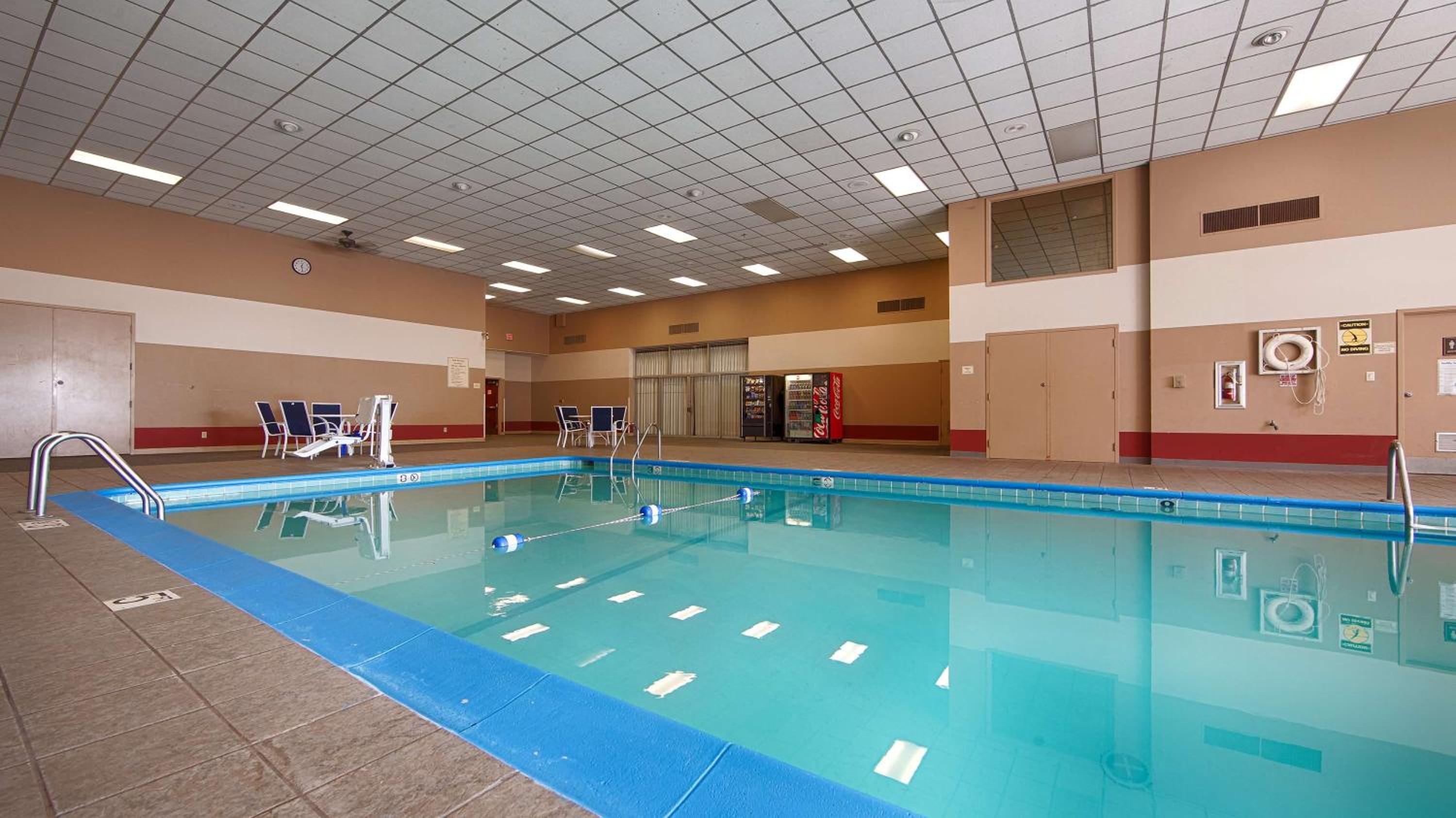 Rock Island Inn & Suites Marshalltown