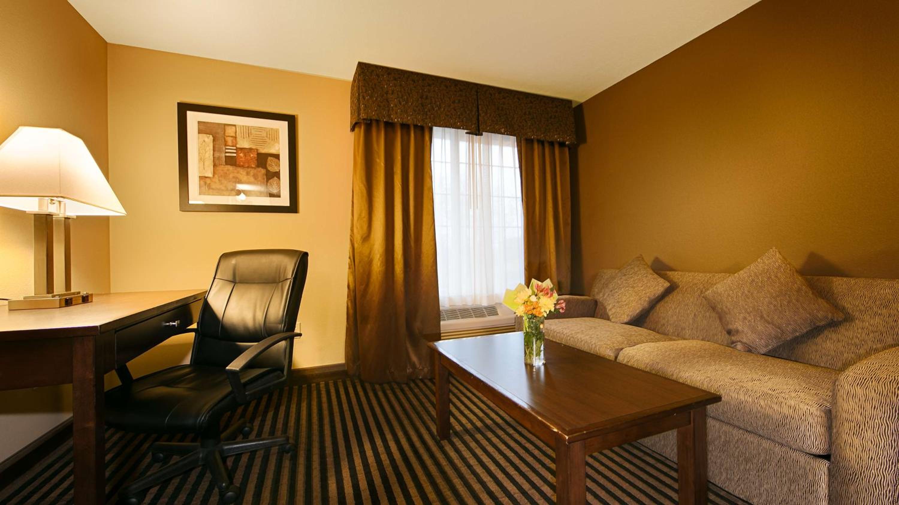 Albany Vacations - Best Western Plus Prairie Inn - Property Image 5